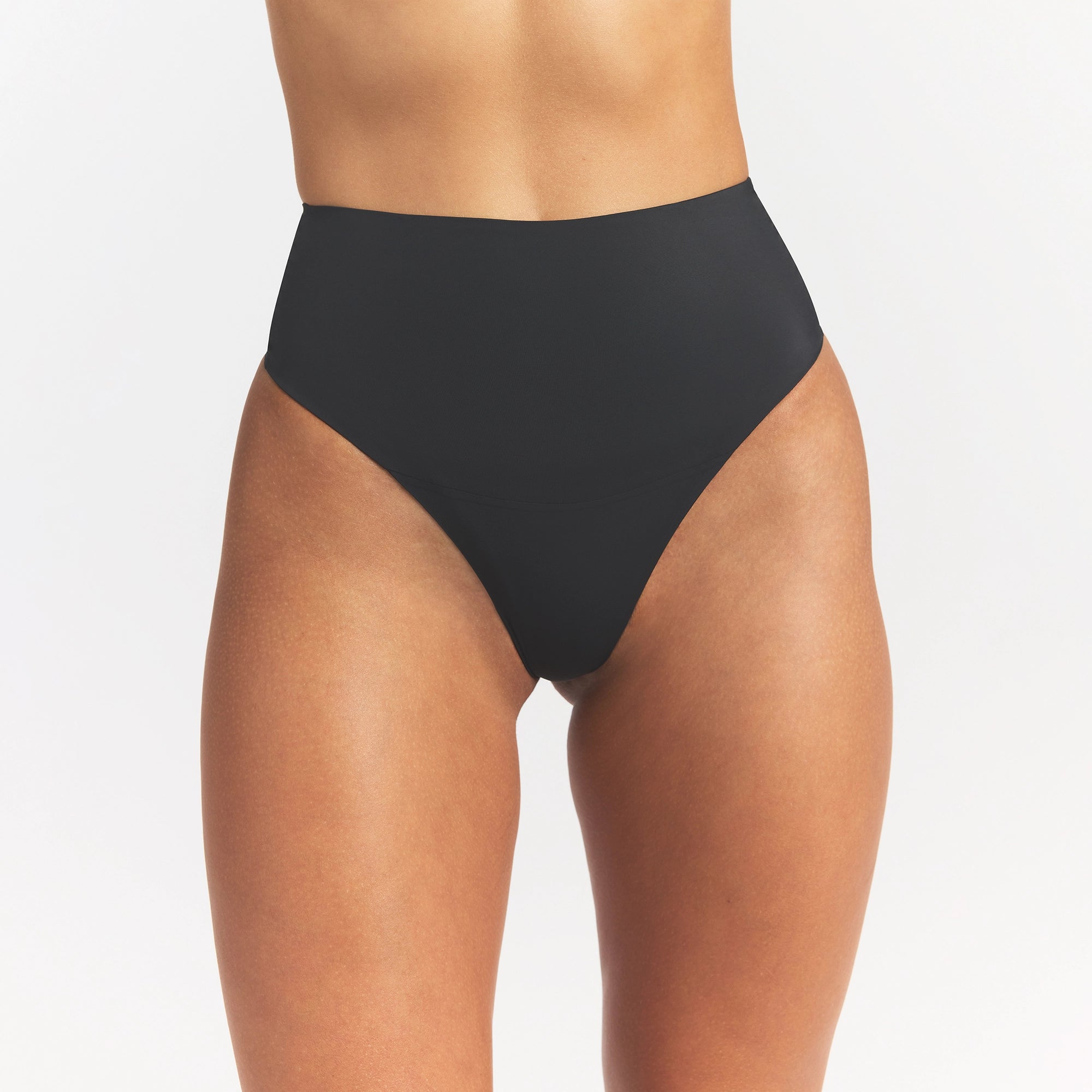 SMOOTHING INTIMATES HIGH-WAISTED THONG | ONYX ON A MODEL BACK VIEW @ | FOCUS: 0.0, 1.0, 0.9
