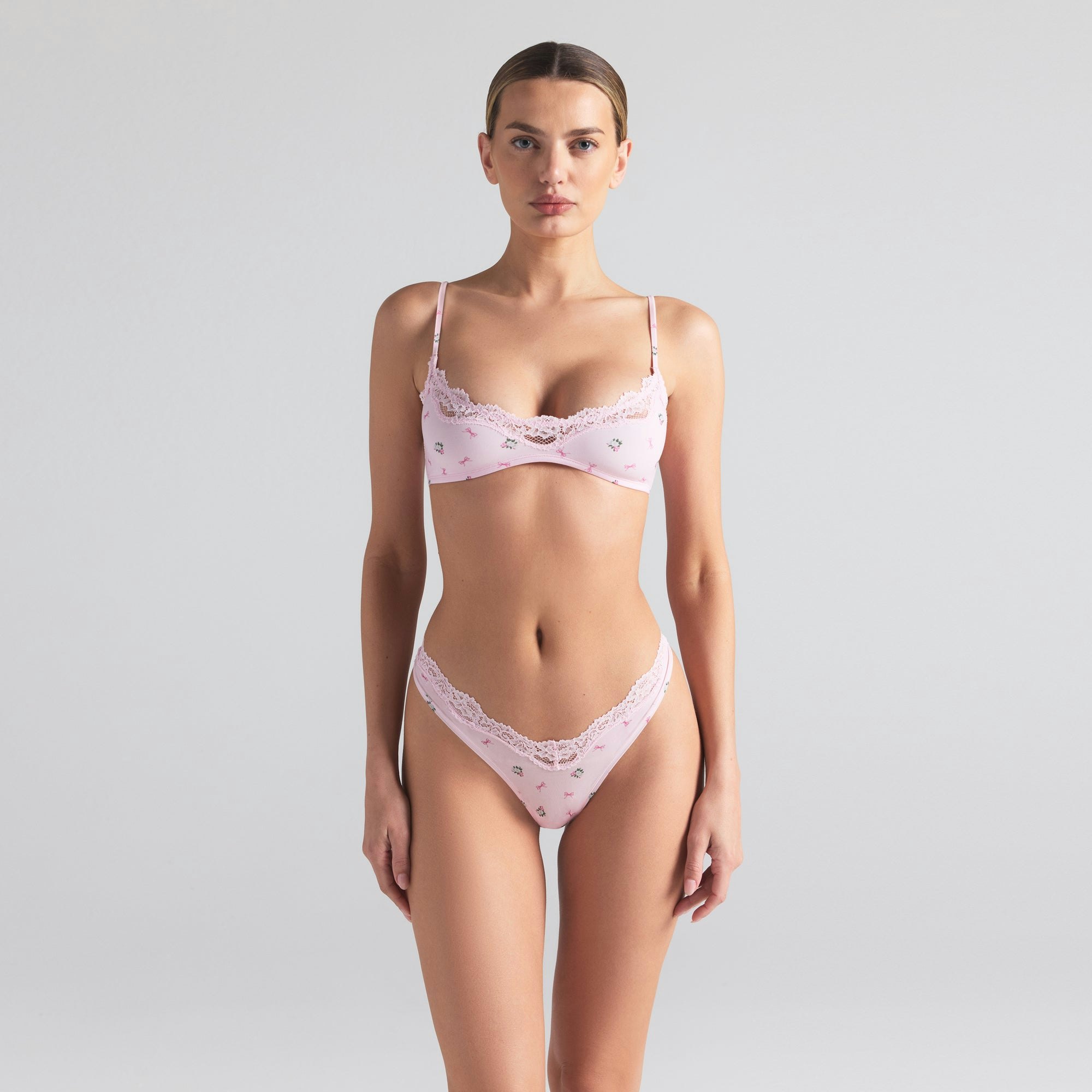 FITS EVERYBODY LACE DIPPED THONG 5-PACK| BONE MULTI ON A MODEL SIDE VIEW