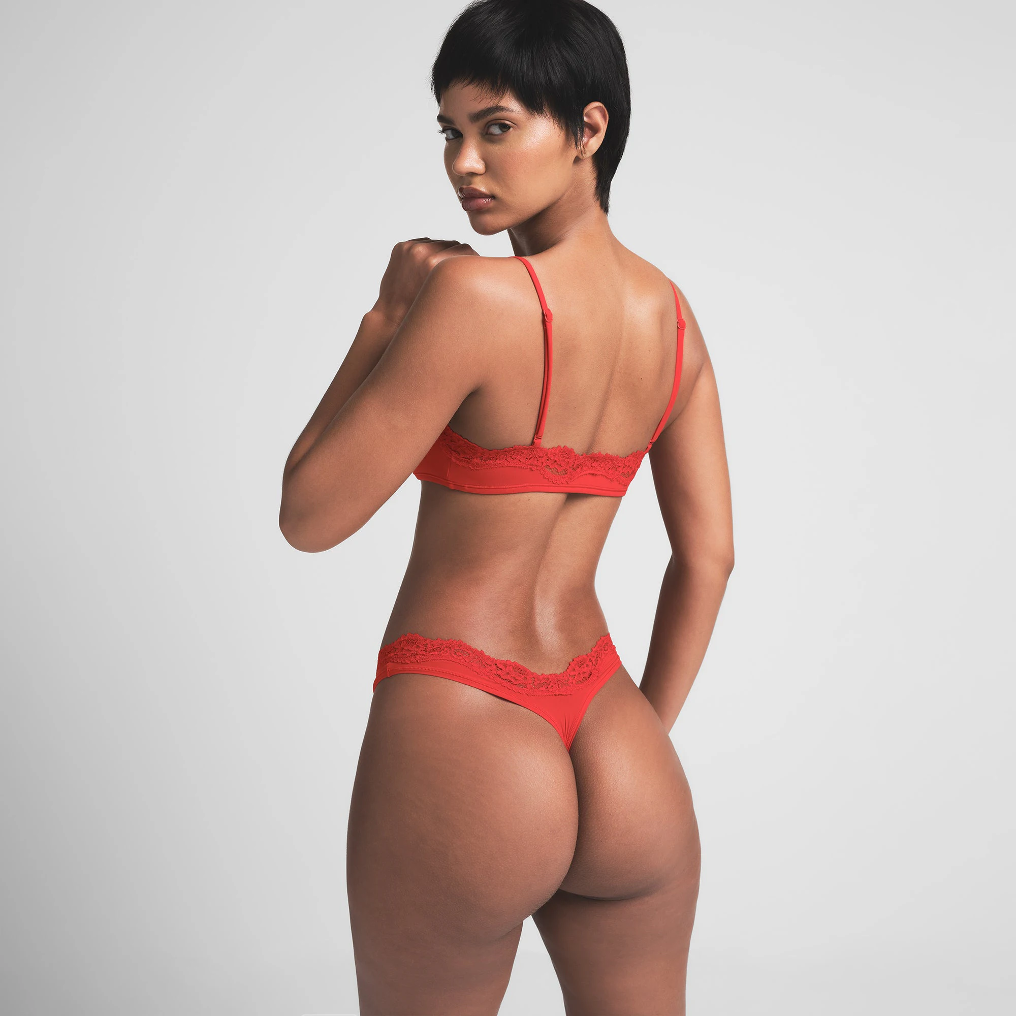 FITS EVERYBODY LACE DIPPED THONG | CAYENNE ON A MODEL BACK VIEW | FOCUS: 0.0, 1.0, 0.9