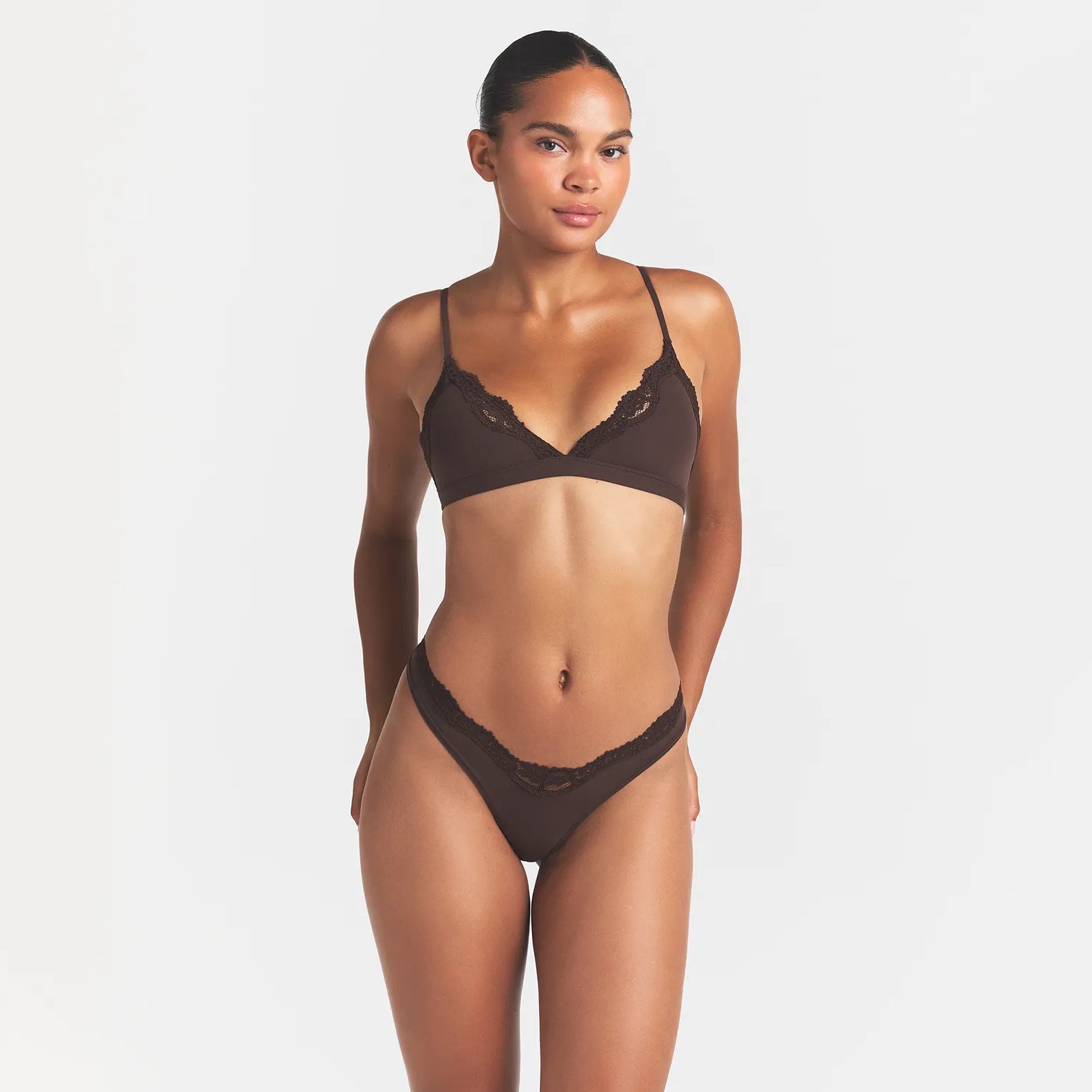 FITS EVERYBODY LACE DIPPED THONG | ESPRESSO ON A MODEL FRONT VIEW @ | FOCUS: 0.0, 1.0, 0.9