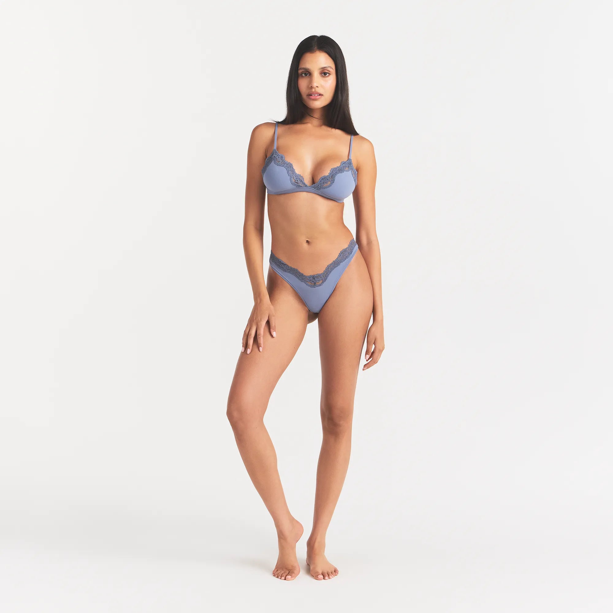 FITS EVERYBODY LACE DIPPED THONG | SLATE TONAL ON A MODEL | FOCUS: 0.0, 1.0, 0.9