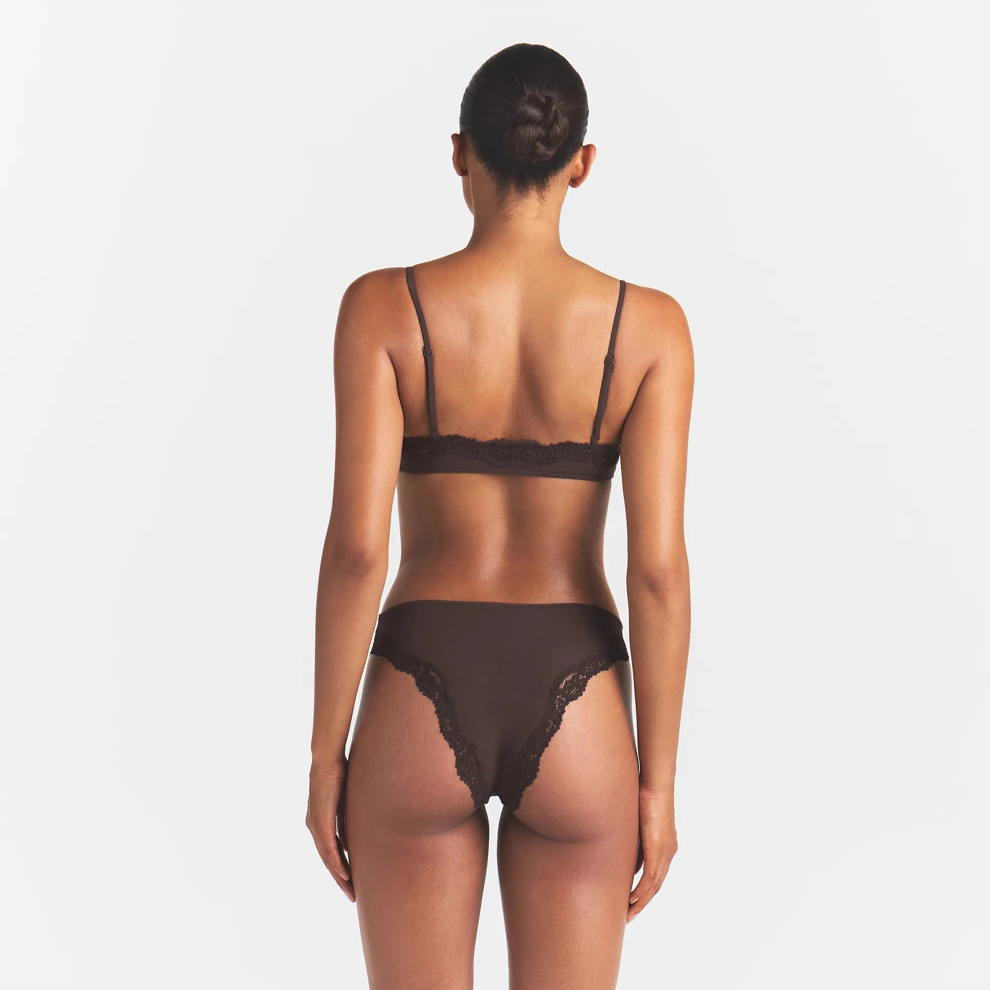 FITS EVERYBODY LACE TANGA | ESPRESSO ON A MODEL BACK VIEW @ | FOCUS: 0.0, 1.0, 0.9