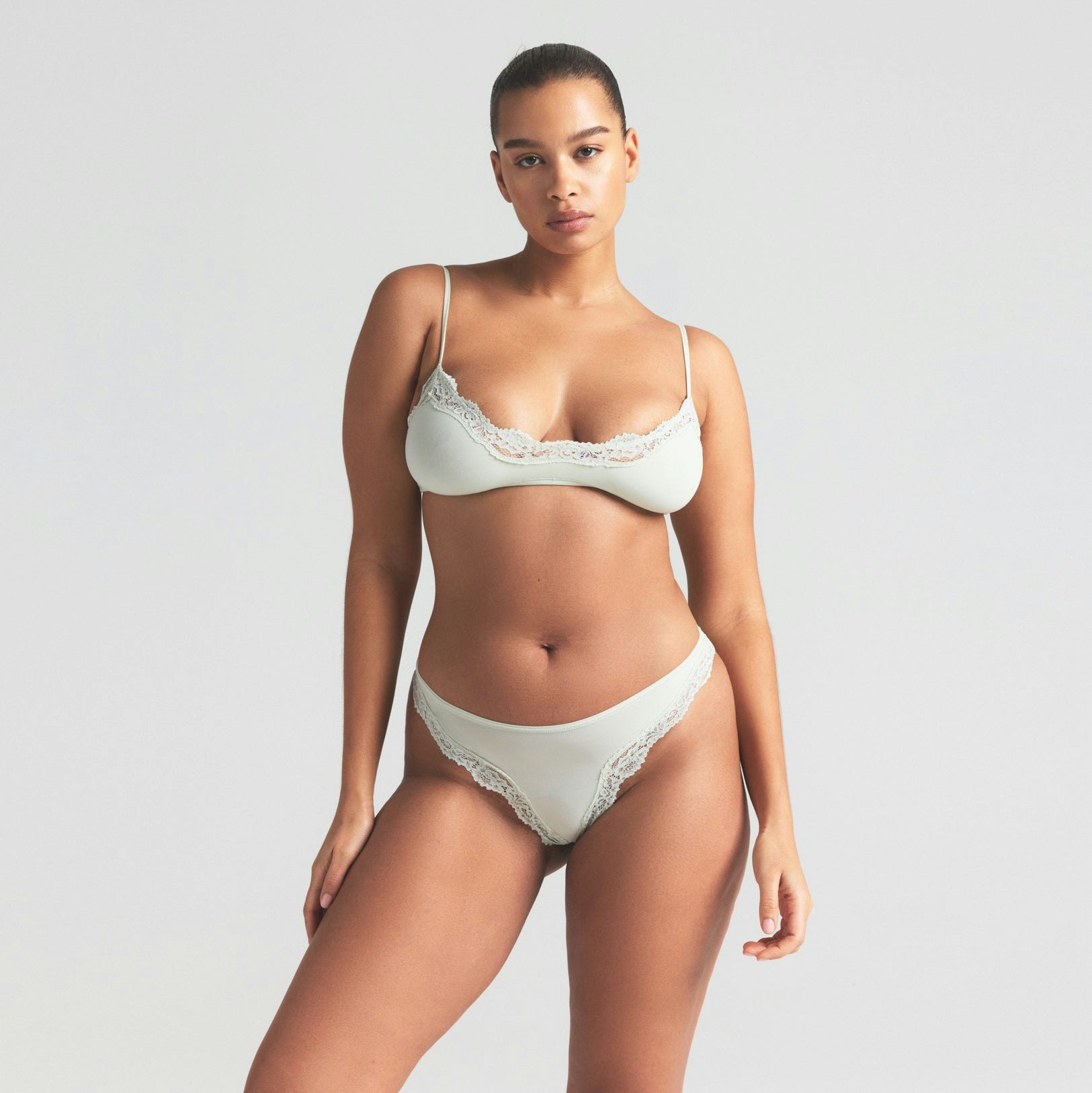 FITS EVERYBODY LACE TANGA | SPEARMINT ON A MODEL FRONT VIEW | FOCUS: 0.0, 1.0, 0.9
