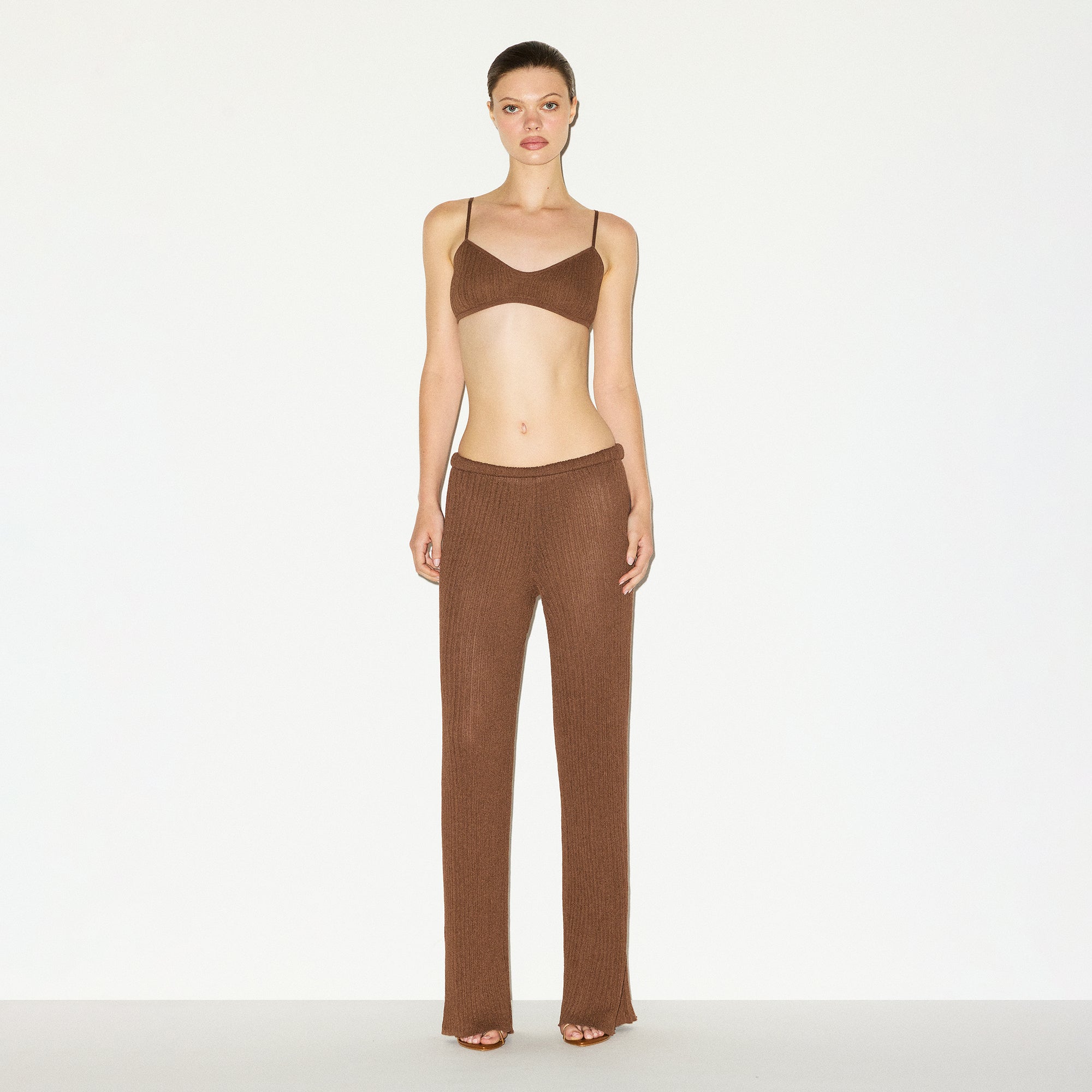 SHEER KNIT STRAIGHT LEG PANT | BISON ON A MODEL FRONT VIEW @ | FOCUS: 0.0, 1.0, 0.9
