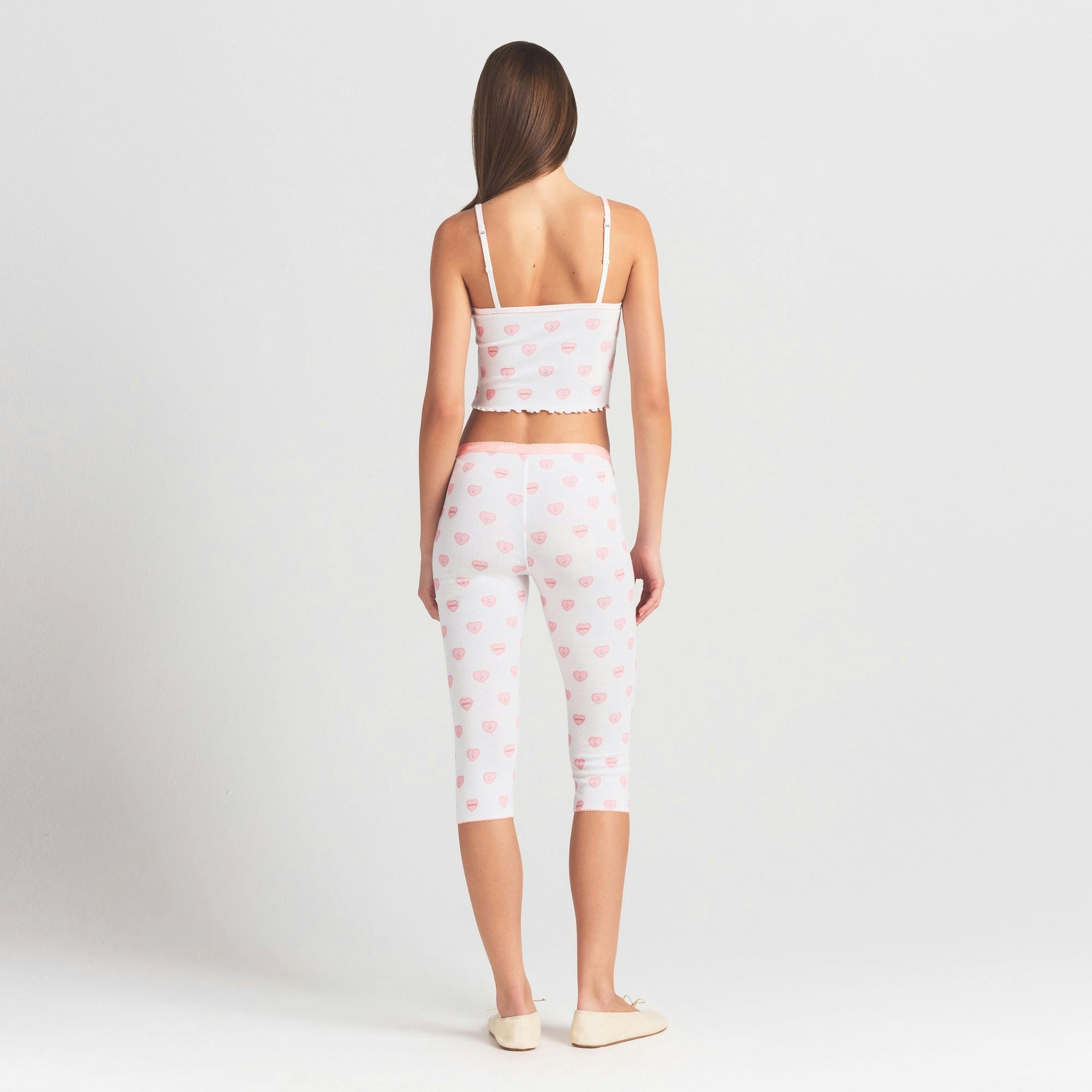 LOGO POINTELLE CAPRI | SNOW LACE HEARTS ON A MODEL FRONT VIEW @ | FOCUS: 0.0, 1.0, 0.9