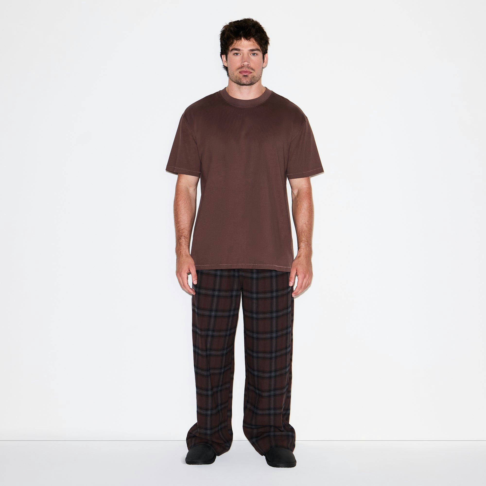 FLANNEL SLEEP MENS PANT | PHOENIX PLAID ON A MODEL FRONT VIEW @ | FOCUS: 0.0, 1.0, 0.9