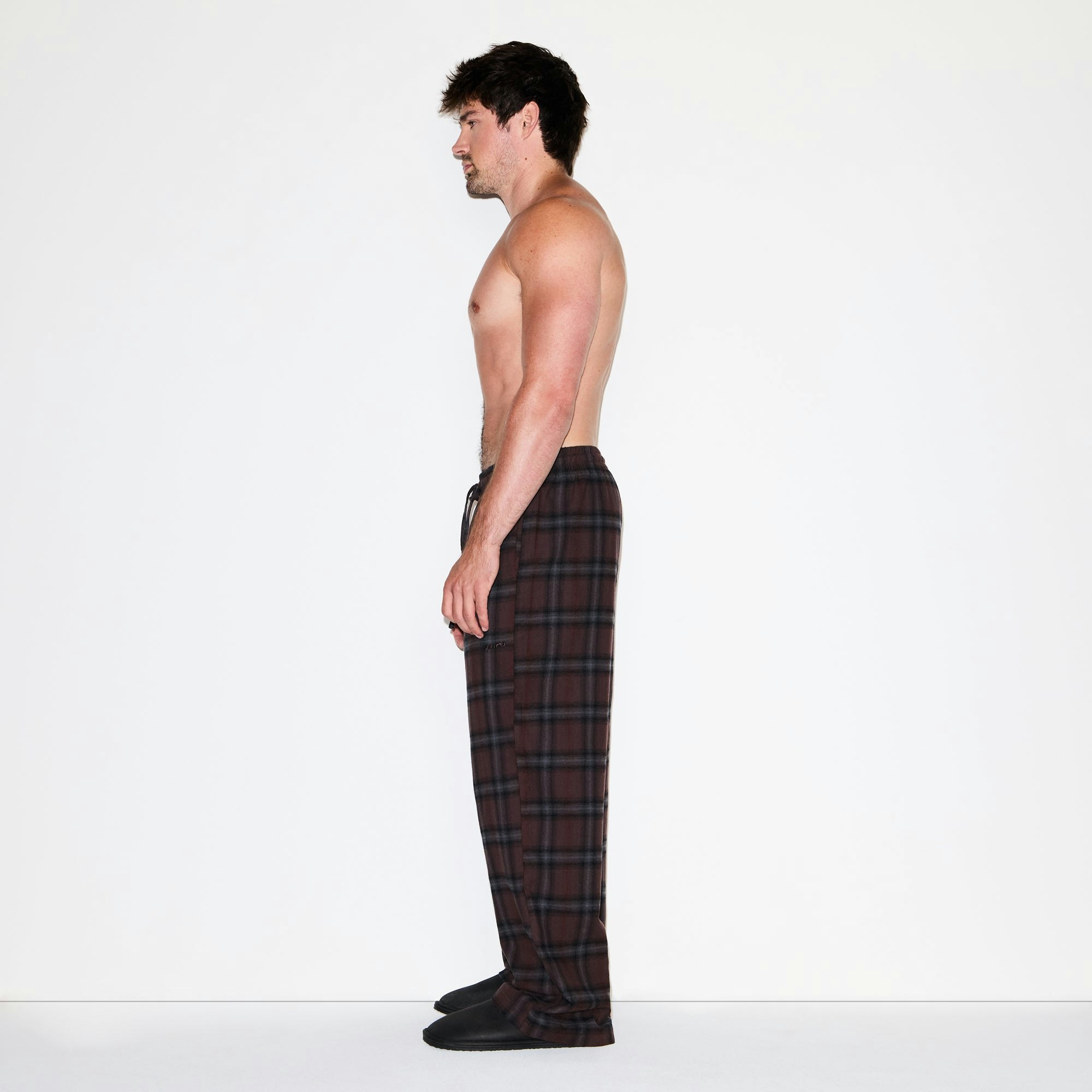 FLANNEL SLEEP MENS PANT | PHOENIX PLAID ON A MODEL FRONT VIEW @ | FOCUS: 0.0, 1.0, 0.9