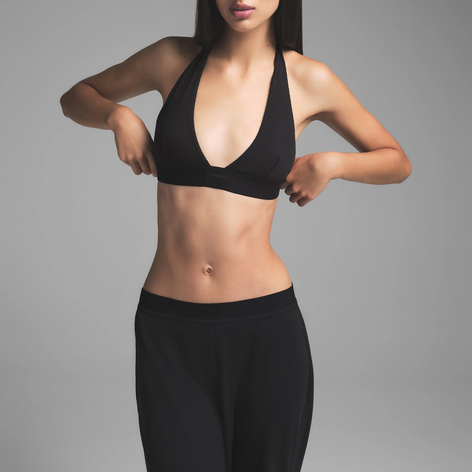 COTTON RIB PANT | SOOT ON A MODEL SIDE VIEW