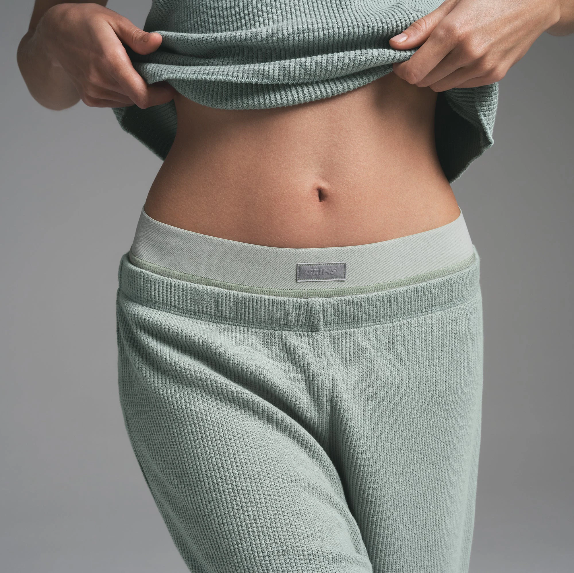 HEAVY WAFFLE STRAIGHT LEG PANT | VAPOR ON A MODEL FRONT VIEW