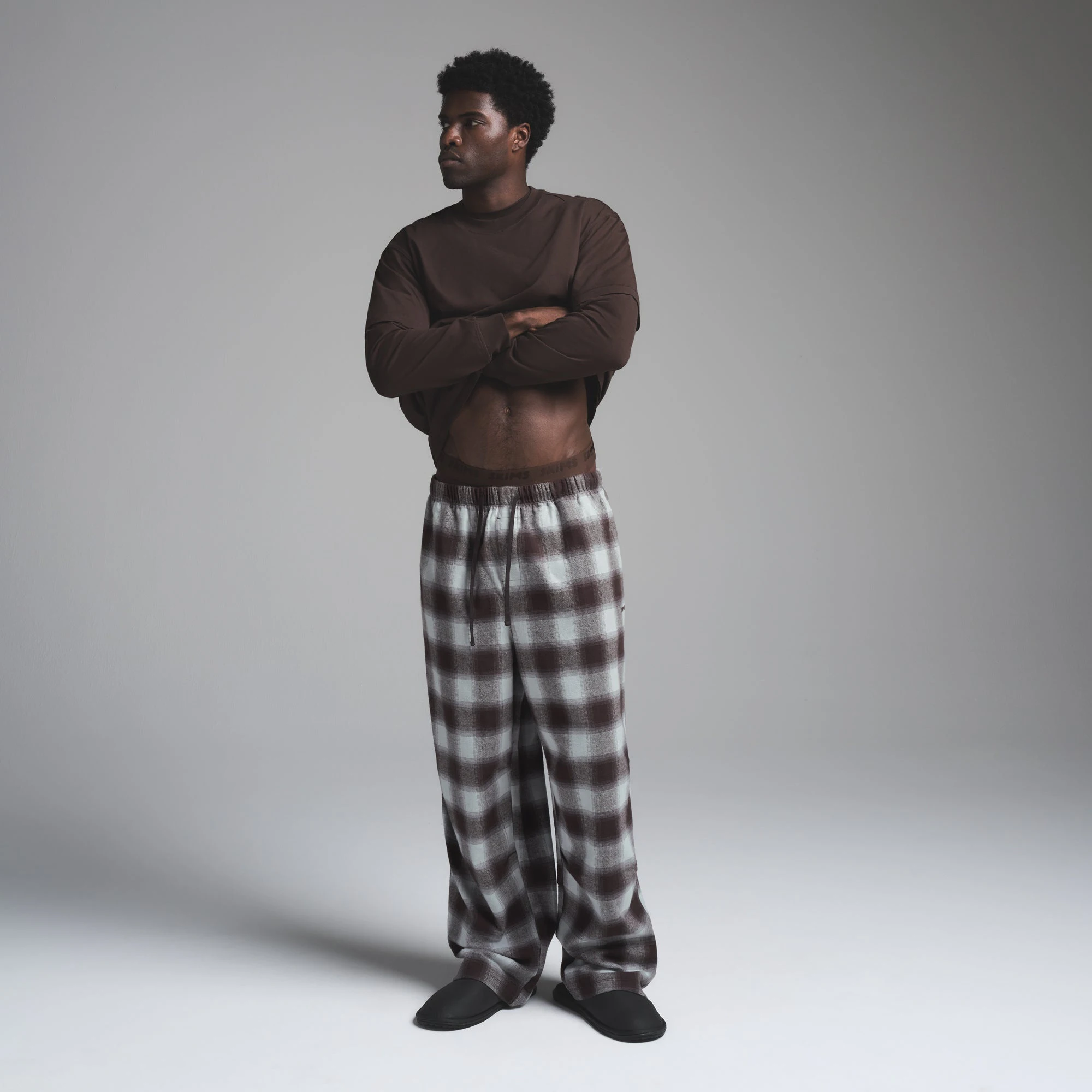OUTDOOR FLANNEL MENS OVERSIZED PANT | VAPOR SHADOW PLAID ON A MODEL FRONT VIEW | FOCUS: 0.0, 1.0, 0.9