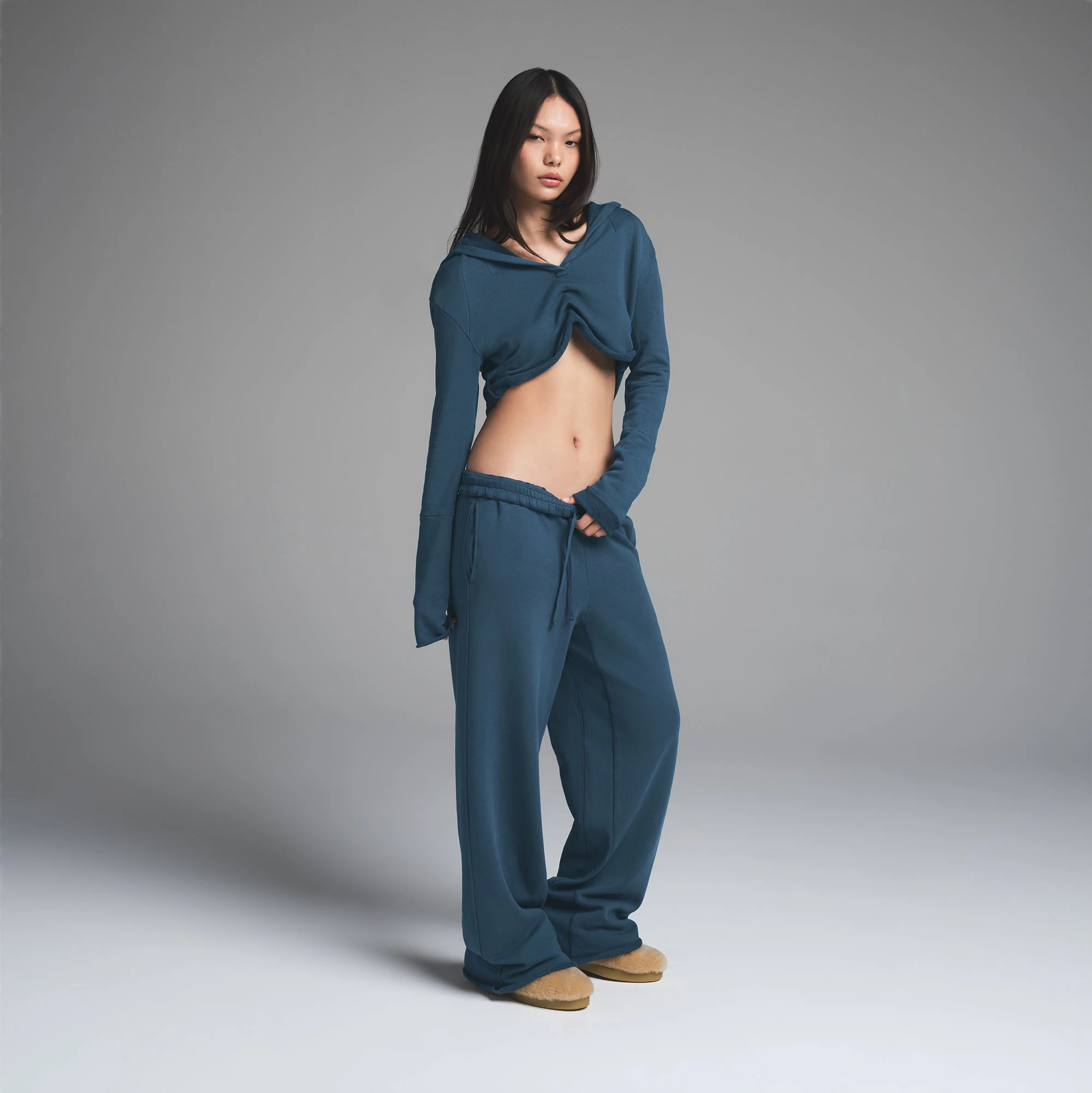 FRENCH TERRY WIDE LEG PANT | INDIGO ON A MODEL FRONT VIEW | FOCUS: 0.0, 1.0, 0.9