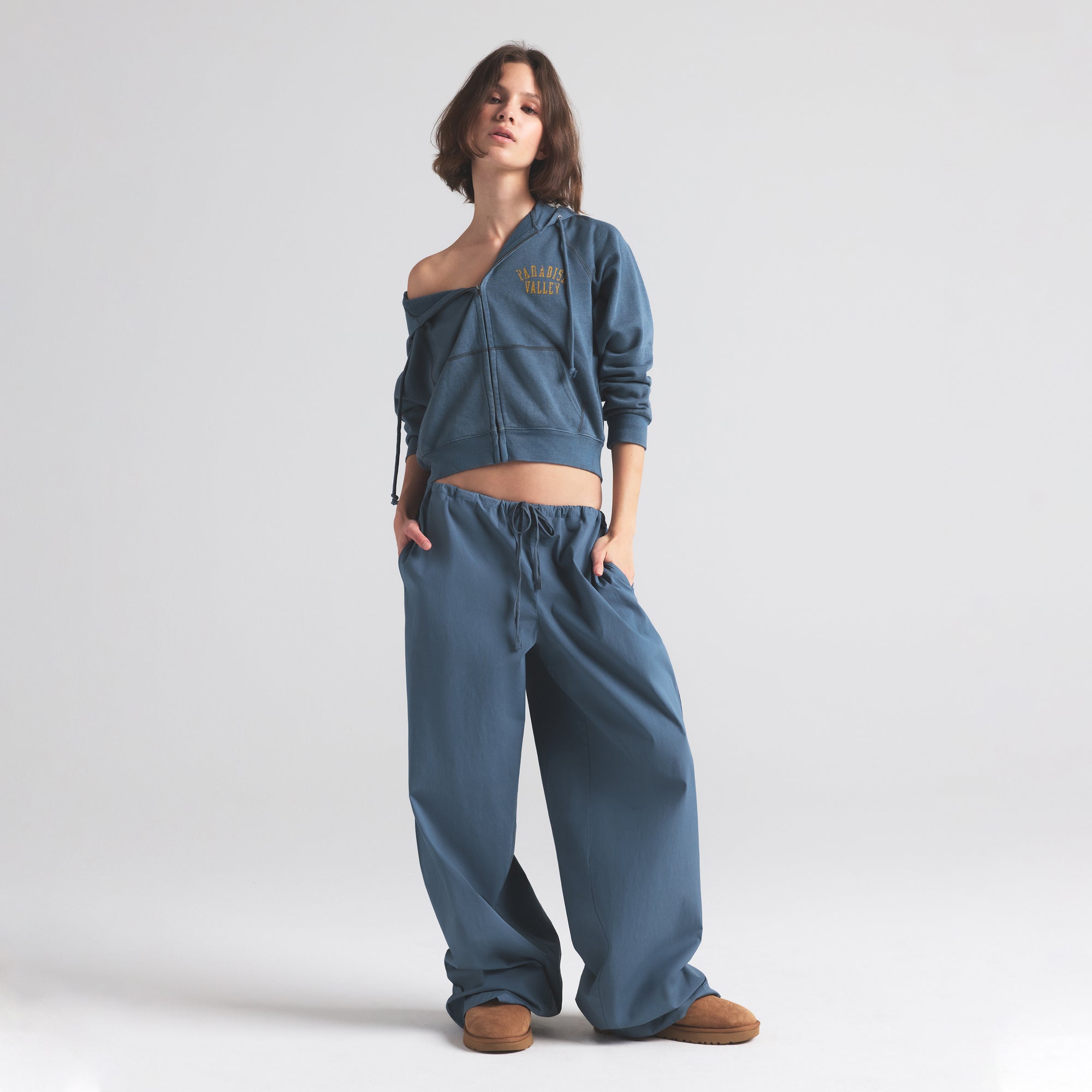 COTTON POPLIN STRAIGHT LEG PANT | HARBOR ON A MODEL FRONT VIEW | FOCUS: 0.0, 1.0, 0.9