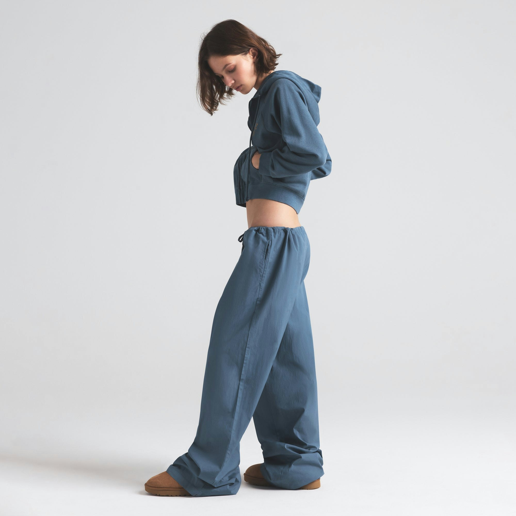 COTTON POPLIN STRAIGHT LEG PANT | HARBOR ON A MODEL FRONT VIEW | FOCUS: 0.0, 1.0, 0.9