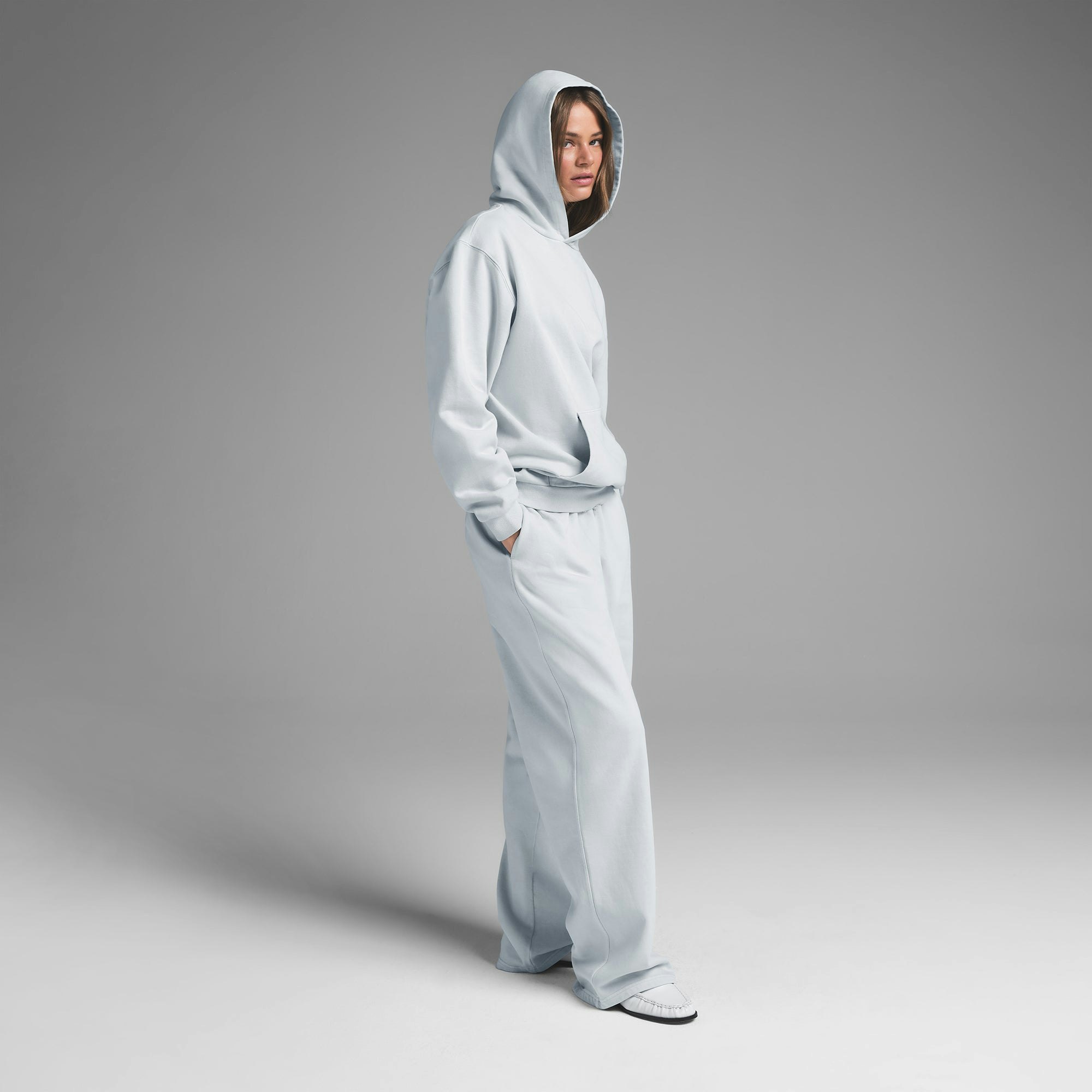BOYFRIEND FLEECE STRAIGHT LEG PANT | ZEN BLUE ON A MODEL SIDE VIEW | FOCUS: 0.0, 1.0, 0.9