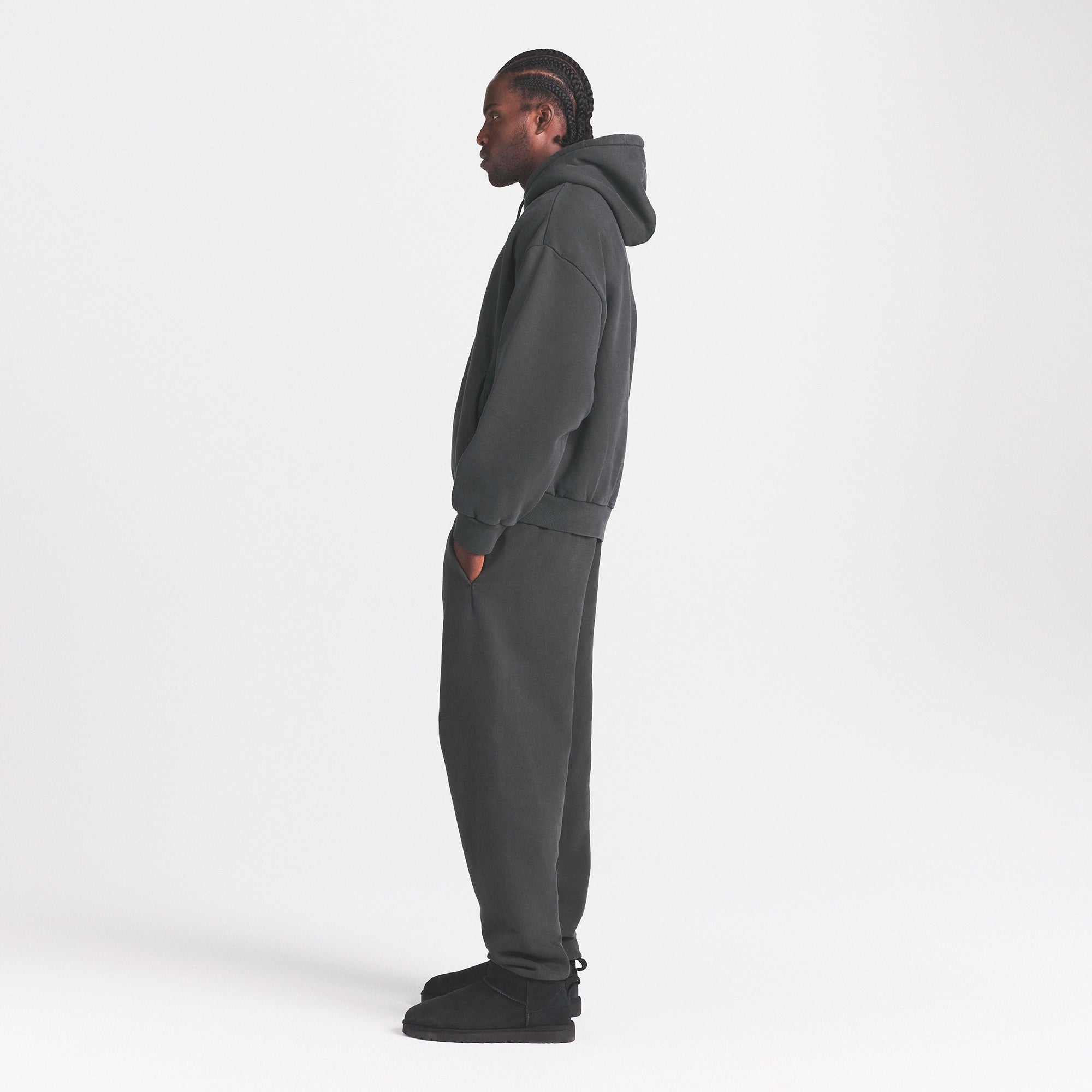 HEAVYWEIGHT FLEECE MENS STRAIGHT LEG PANT | ONYX ON MODEL SIDE VIEW @ | FOCUS: 0.0, 1.0, 0.9