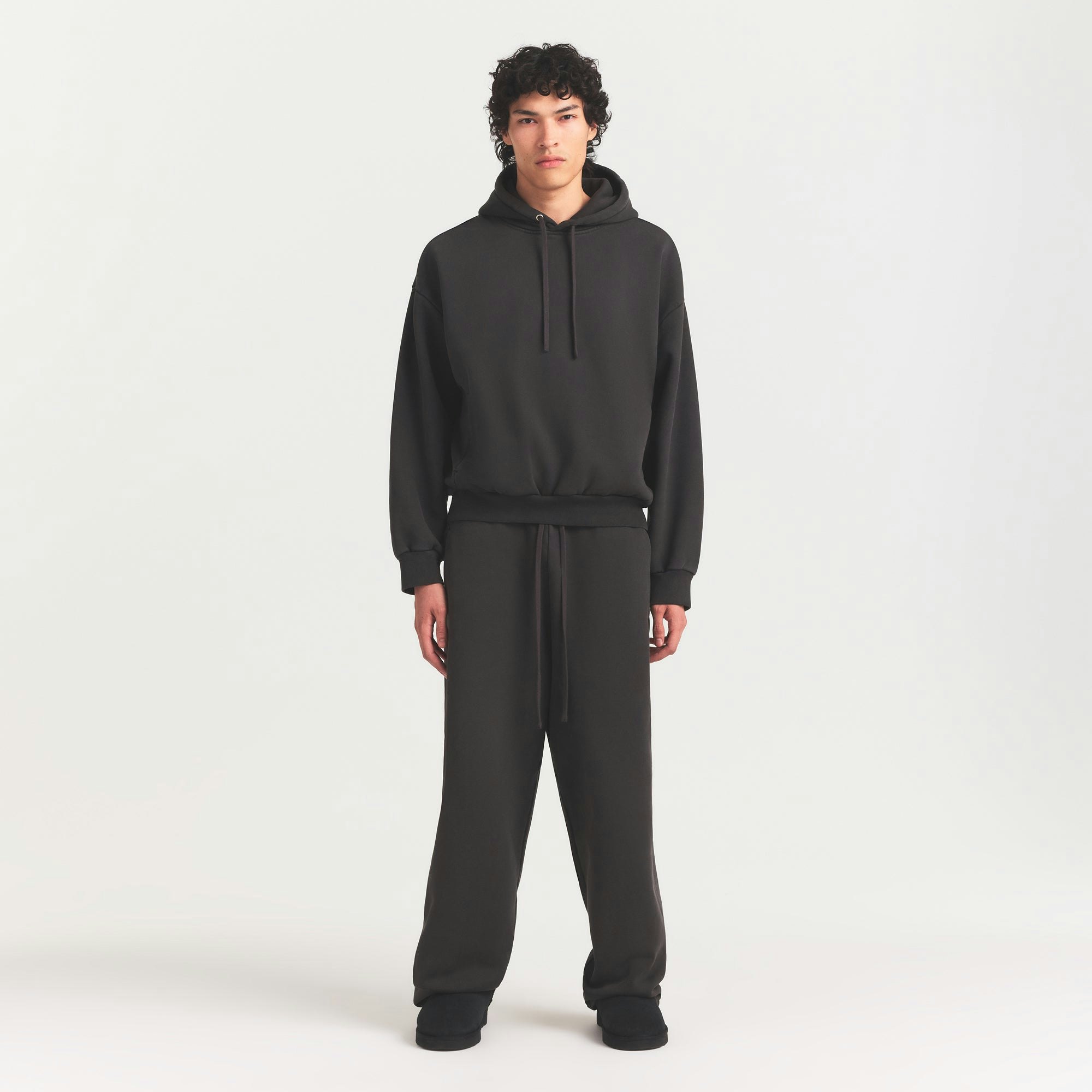 HEAVYWEIGHT FLEECE MENS STRAIGHT LEG PANT | WASHED ONYX ON A MODEL FRONT VIEW @ | FOCUS: 0.0, 1.0, 0.9