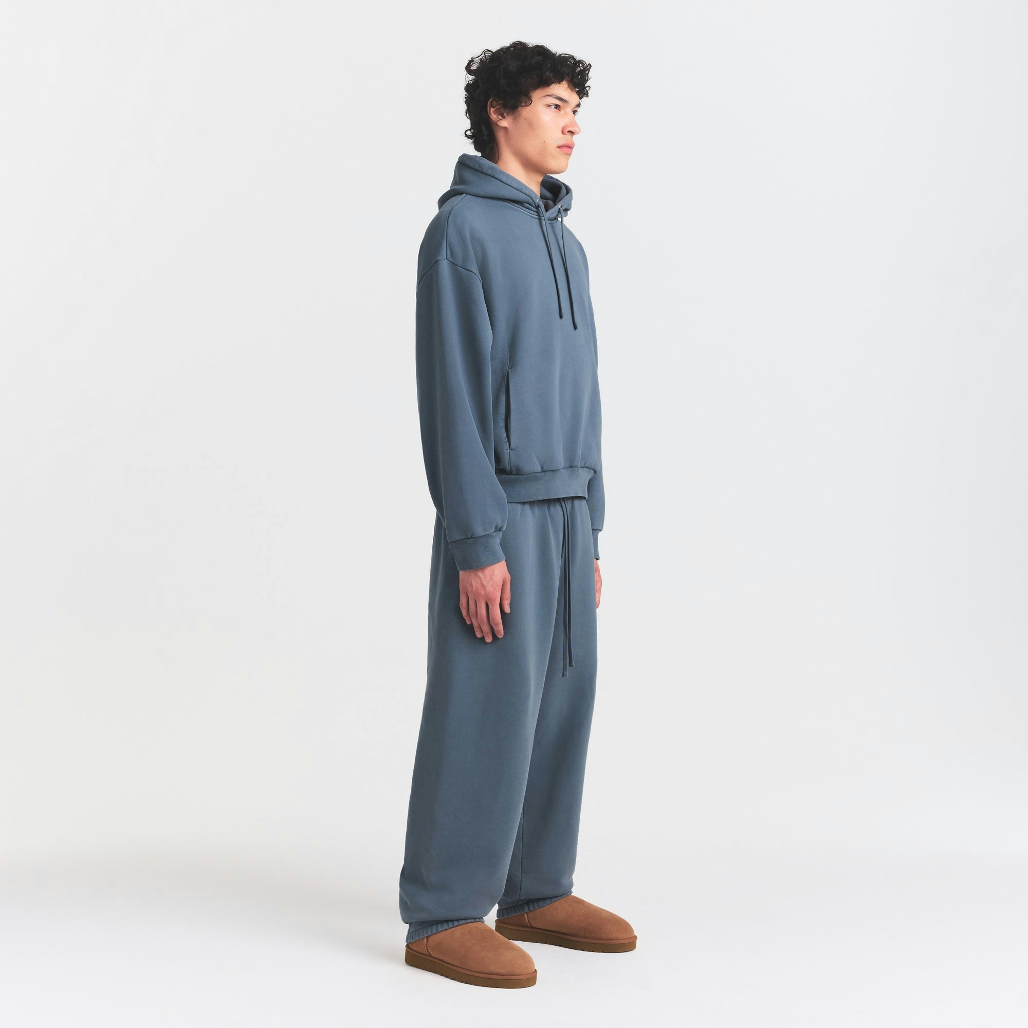 HEAVYWEIGHT FLEECE MENS JOGGER | KYANITE ON A MODEL FRONT VIEW @ | FOCUS: 0.0, 1.0, 0.9