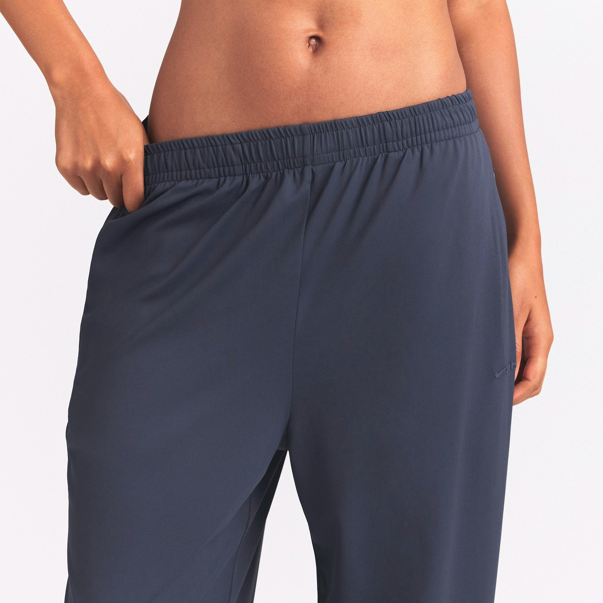 NikeSKIMS AIRY WIDE LEG PANT | DEEP ROYAL ON A MODEL SIDE VIEW @ | FOCUS: 0.0, 1.0, 0.9