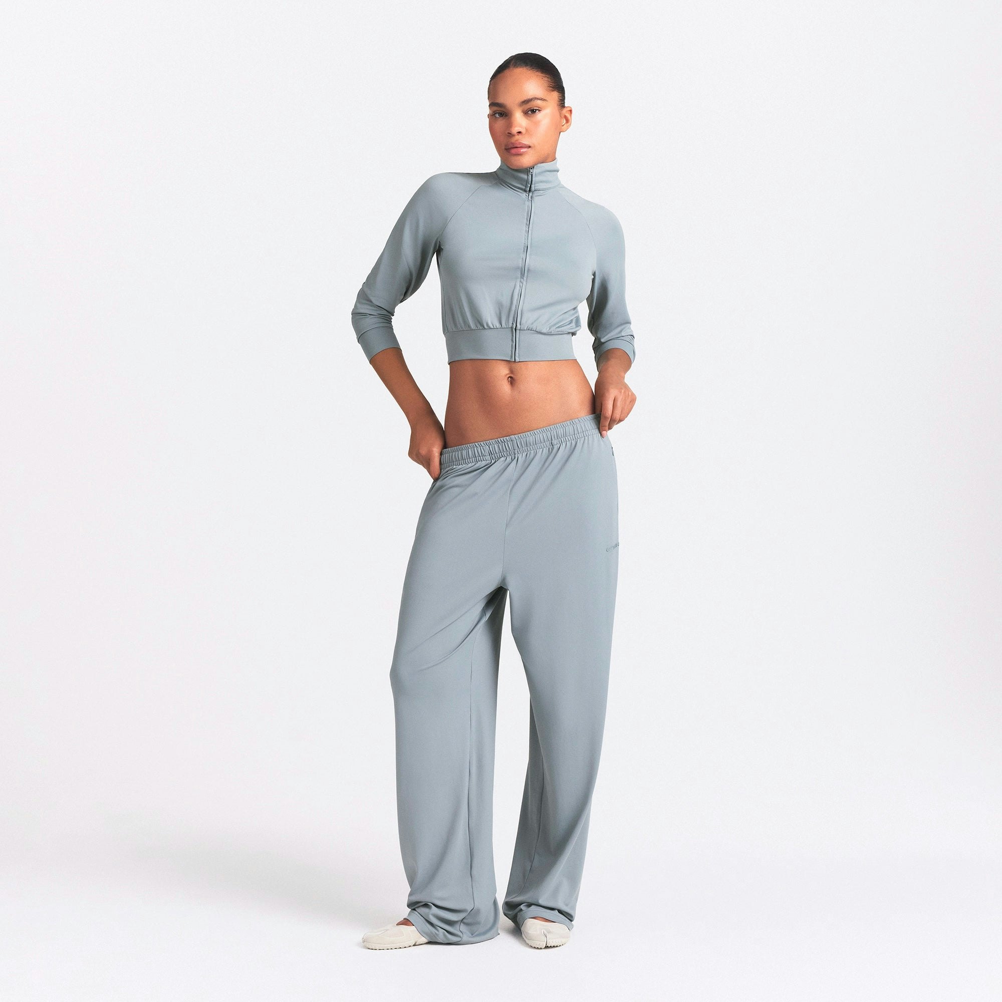 NikeSKIMS AIRY WIDE LEG PANT | WASHED PACIFIC ON A MODEL FRONT VIEW @ | FOCUS: 0.0, 1.0, 0.9