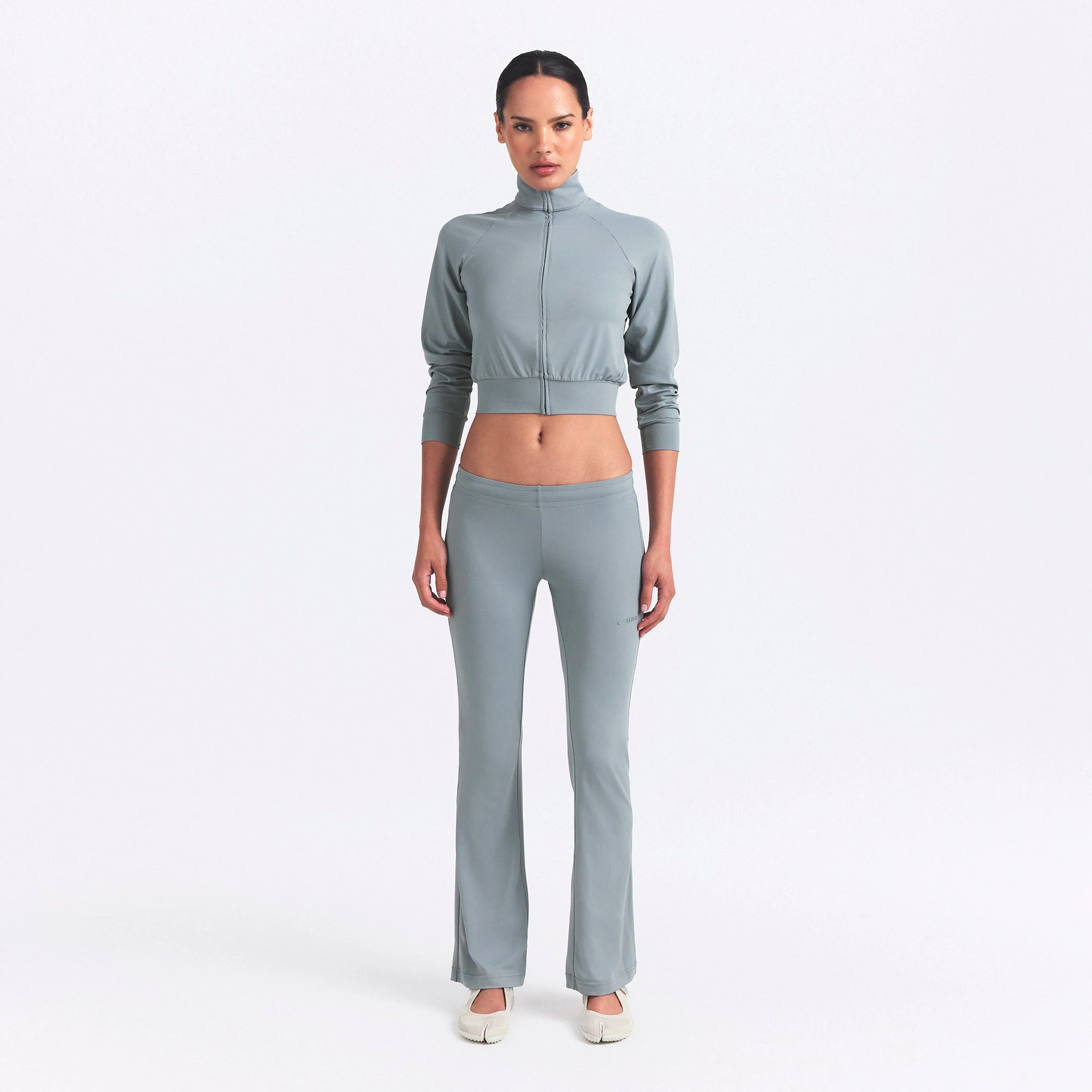 NikeSKIMS AIRY STRAIGHT LEG PANT | WASHED PACIFIC ON A MODEL FRONT VIEW @ | FOCUS: 0.0, 1.0, 0.9