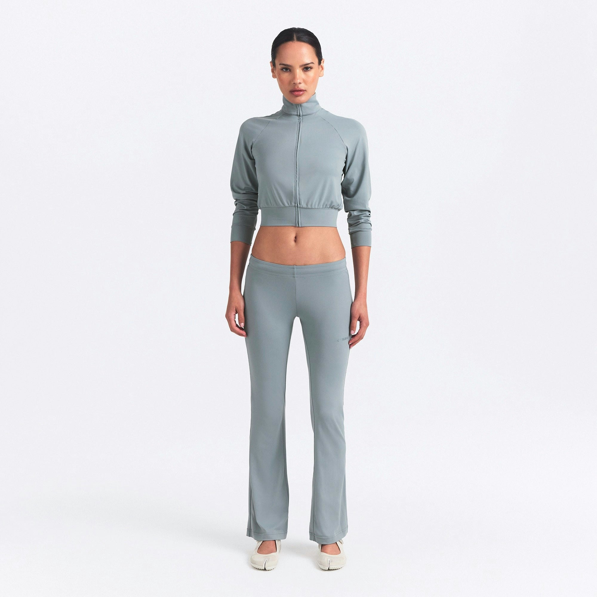 NikeSKIMS AIRY STRAIGHT LEG PANT | WASHED PACIFIC ON A MODEL FRONT VIEW @ | FOCUS: 0.0, 1.0, 0.9