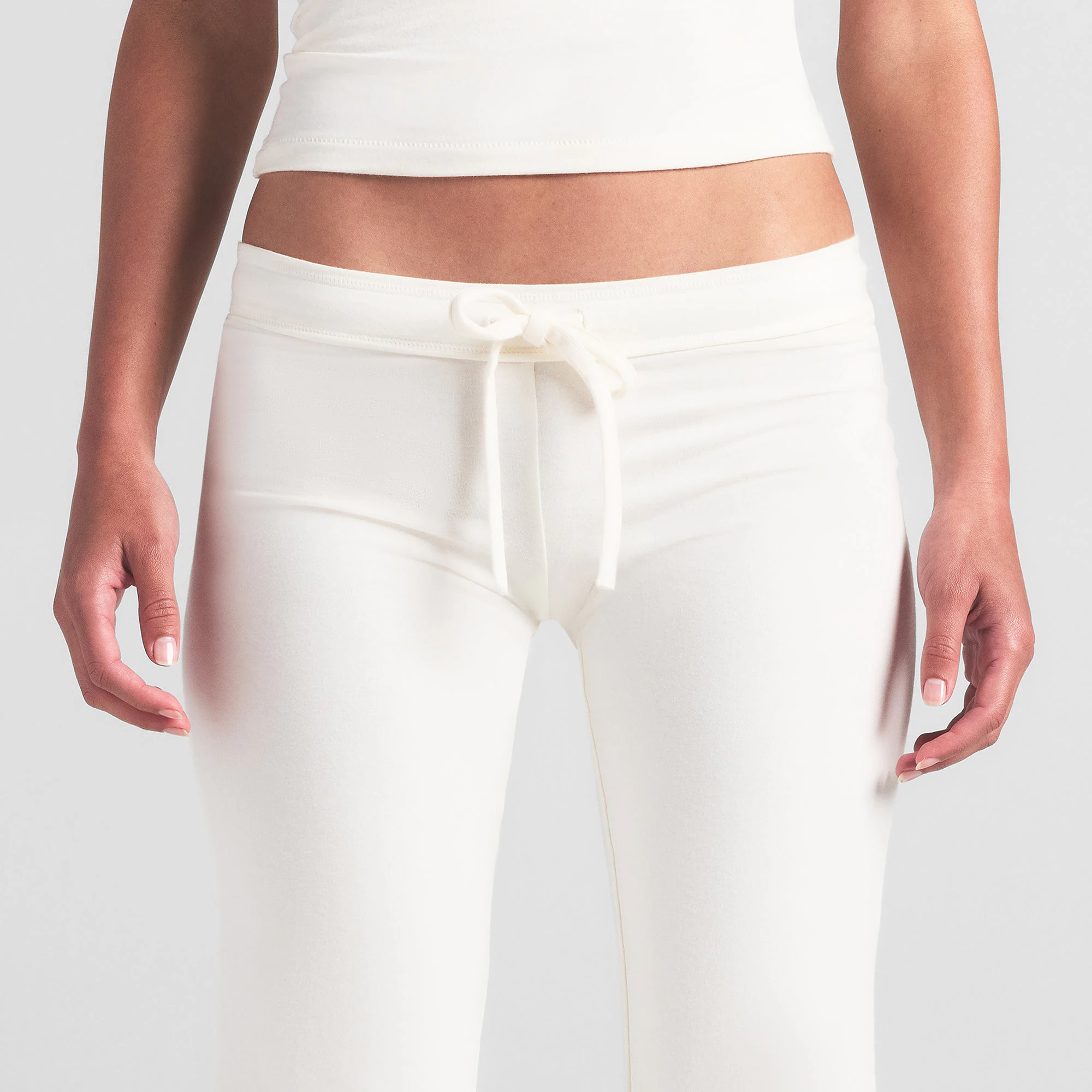 COTTON JERSEY LOW RISE CROP PANT | MARBLE ON A MODEL FRONT VIEW | FOCUS: 0.0, 1.0, 0.9