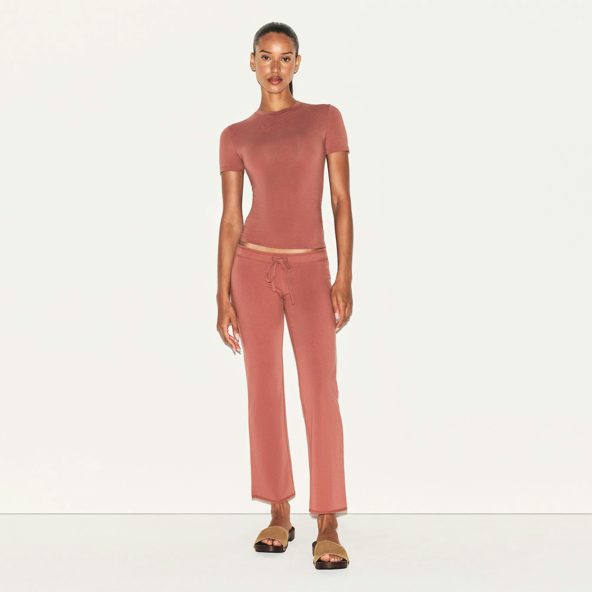 COTTON JERSEY LOW RISE CROP PANT | REDWOOD ON A MODEL FRONT VIEW | FOCUS: 0.0, 1.0, 0.9