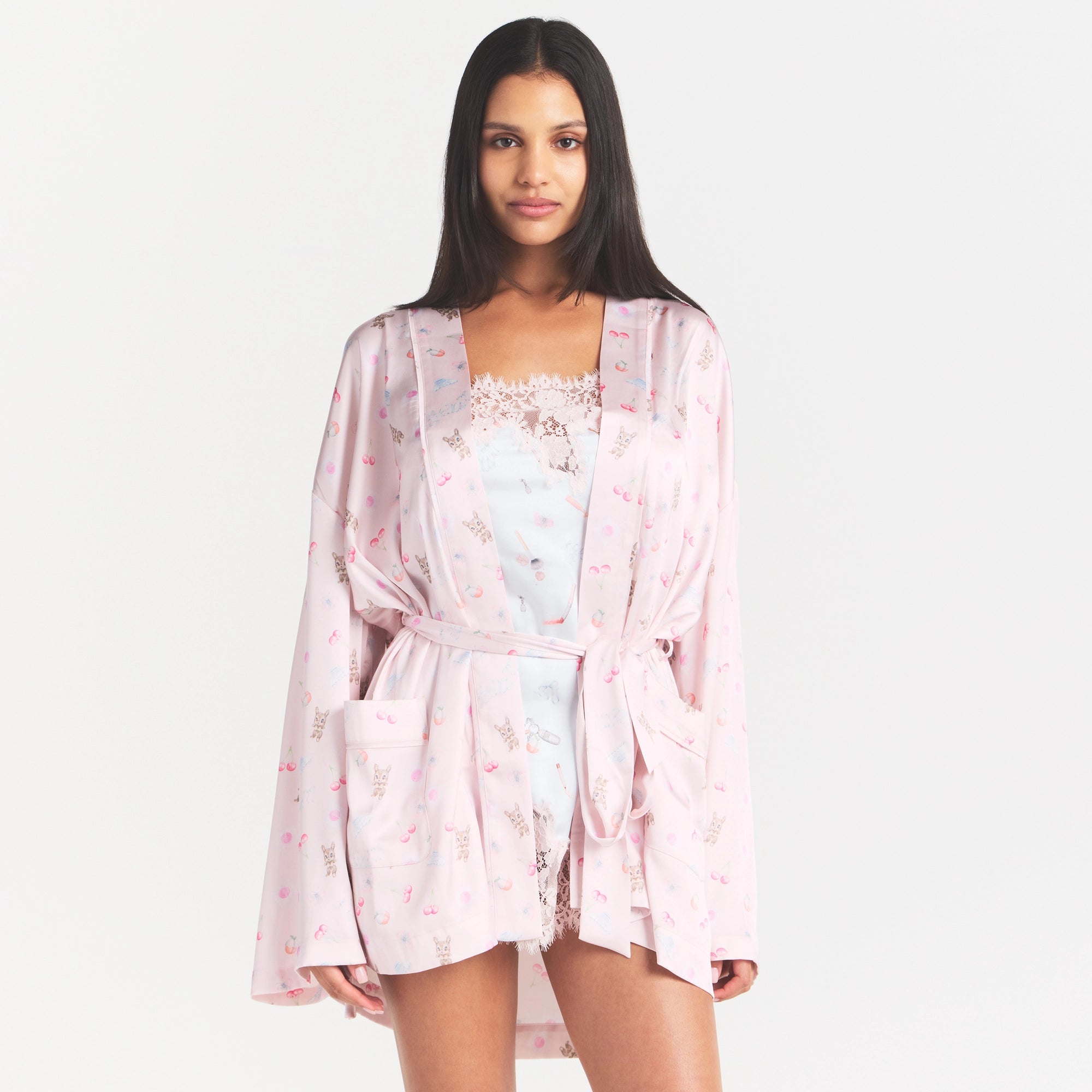 WOVEN SHINE ROBE | BARELY PINK SNACK BAG ON A MODEL SIDE VIEW @ | FOCUS: 0.0, 1.0, 0.9