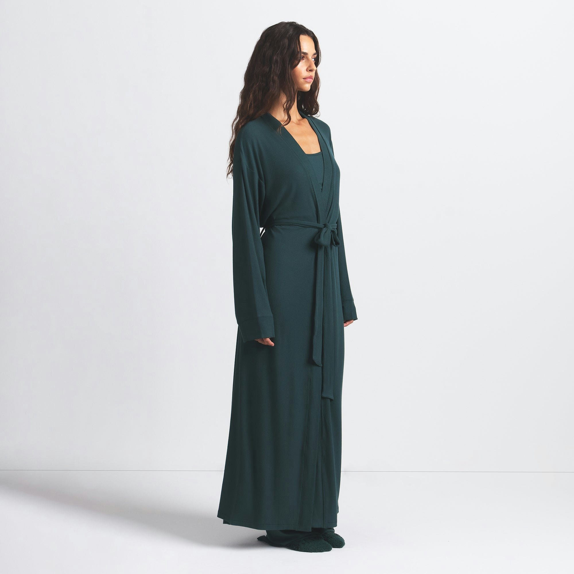 SOFT LOUNGE LONG ROBE | CYPRESS ON A MODEL SIDE VIEW @ | FOCUS: 0.0, 1.0, 0.9