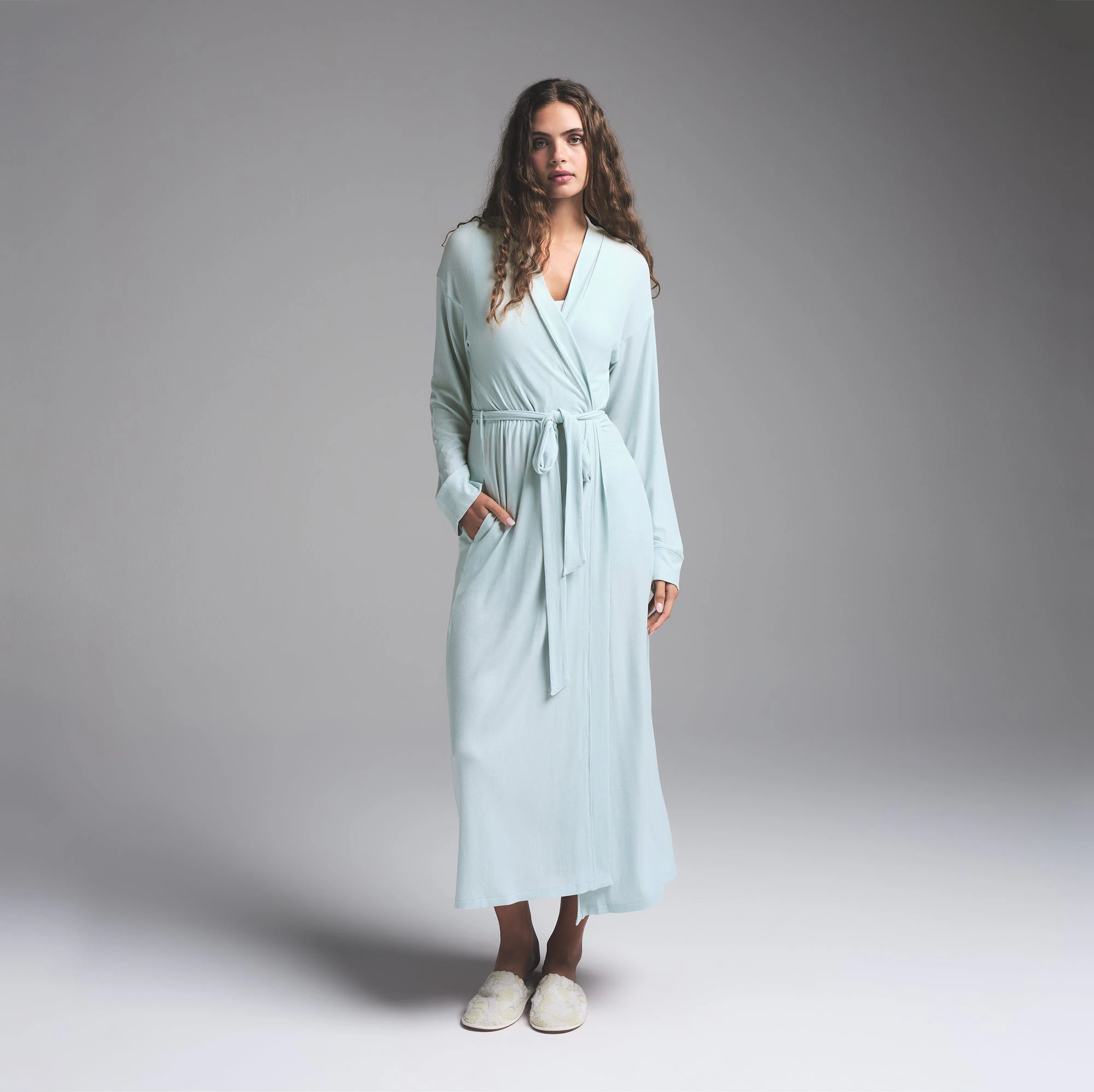 SOFT LOUNGE LONG ROBE | FROST ON A MODEL FRONT VIEW | FOCUS: 0.0, 1.0, 0.9