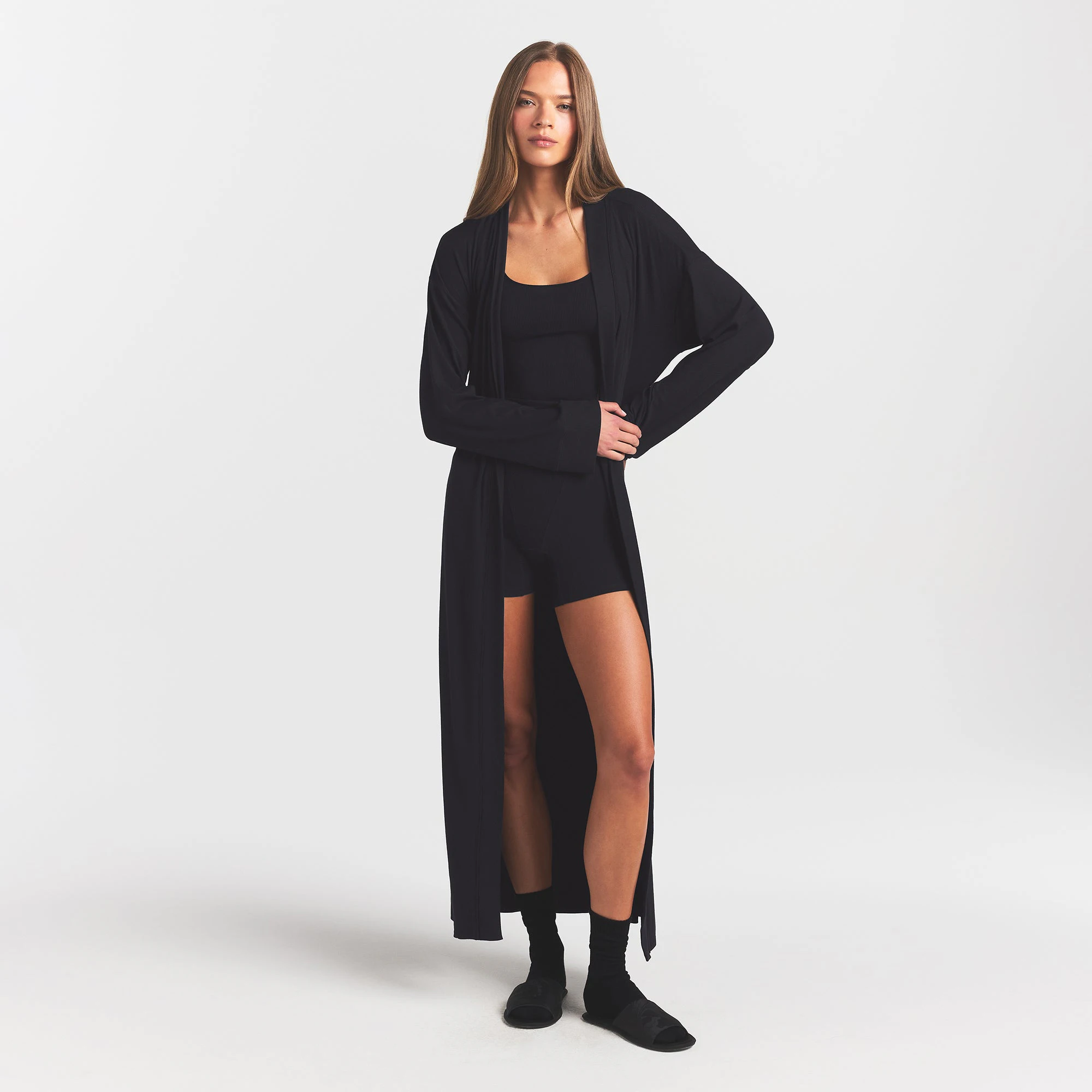 SOFT LOUNGE LONG ROBE | ONYX ON A MODEL FRONT VIEW @ | FOCUS: 0.0, 1.0, 0.9