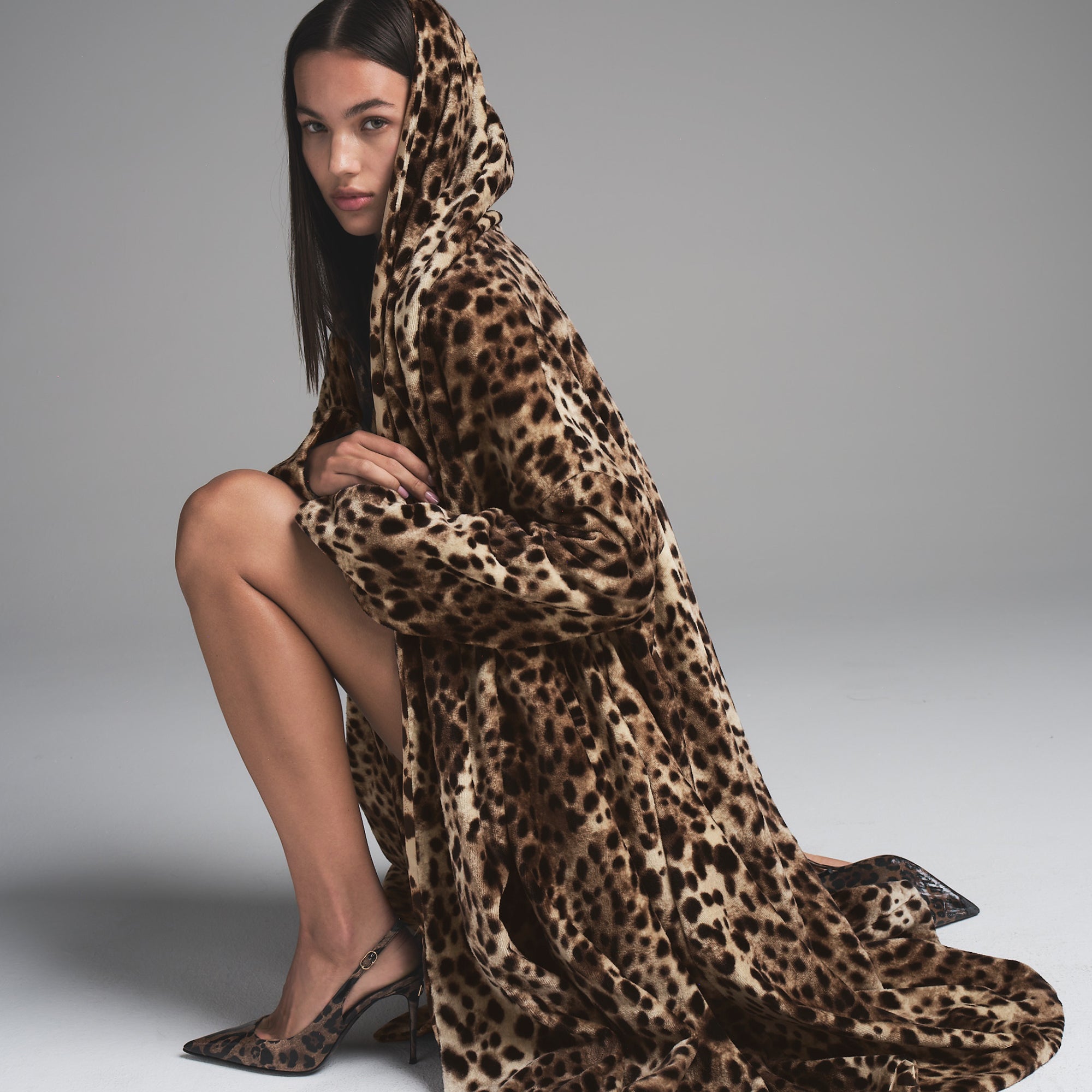 【送料&関税込】Saint Laurent Leopard Intarsia Robe Saint Laurent Leopard Intarsia Robe | italist