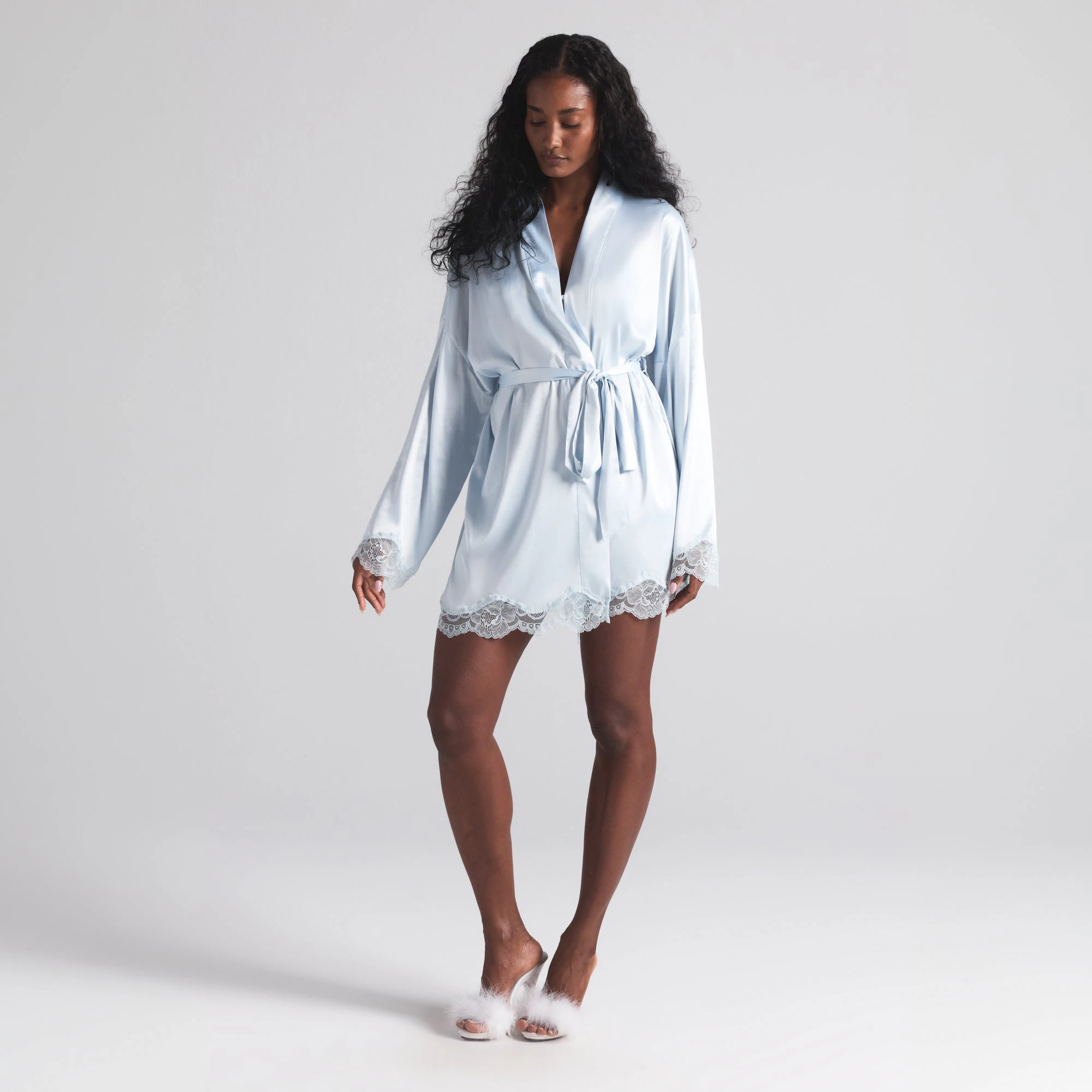 WOVEN SHINE LACE ROBE | CLOUD ON A MODEL FRONT  ON A MODEL FRONT VIEW | FOCUS: 0.0, 1.0, 0.9