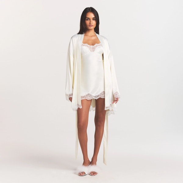 WOVEN SHINE LACE ROBE | IVORY ON A MODEL FRONT VIEW