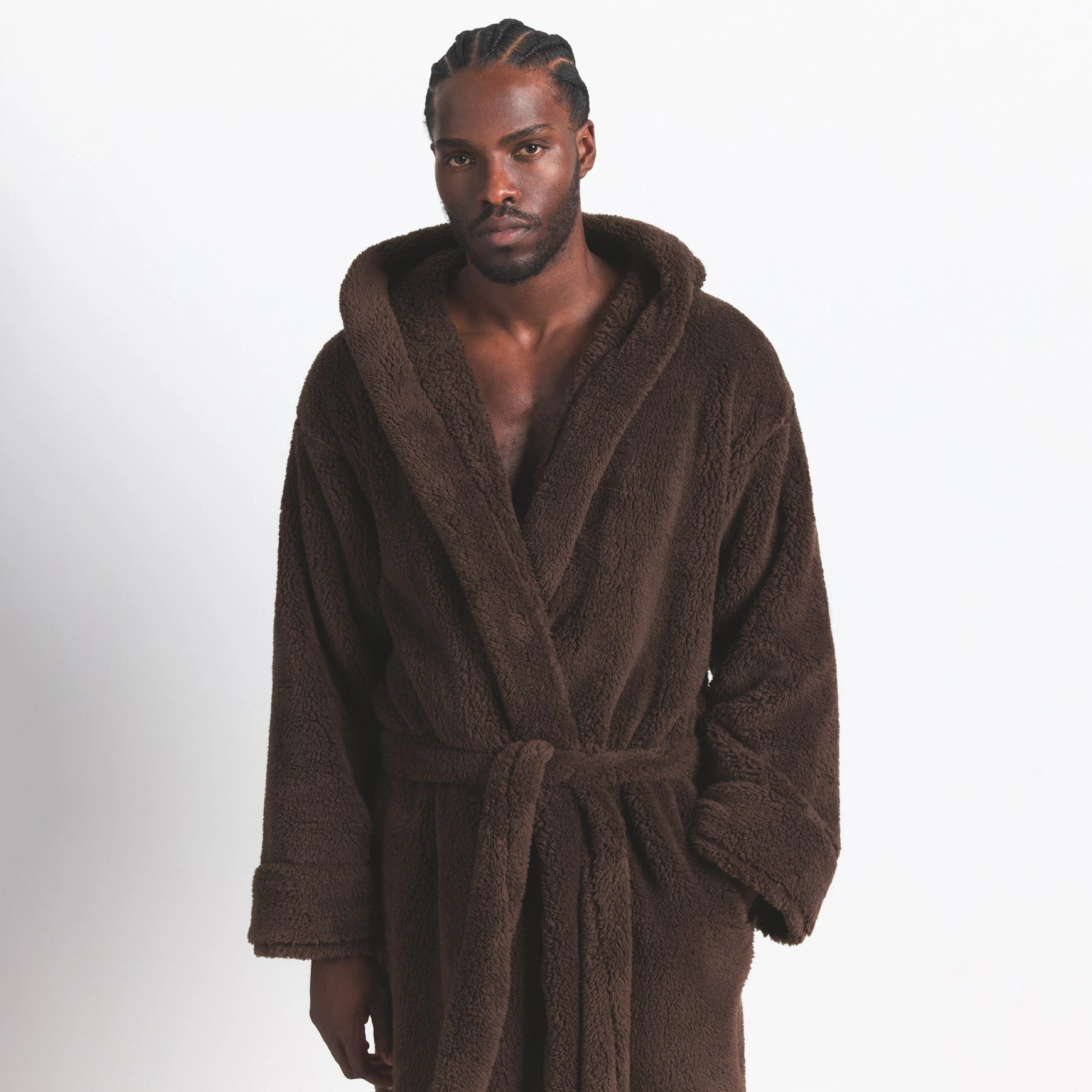 PLUSH MENS ROBE | ESPRESSO ON A MODEL SIDE VIEW @ | FOCUS: 0.0, 1.0, 0.9