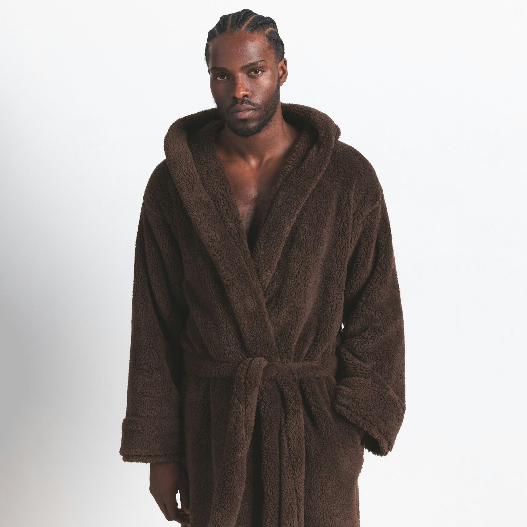 PLUSH MENS ROBE | ESPRESSO ON A MODEL SIDE VIEW @ | FOCUS: 0.0, 1.0, 0.9