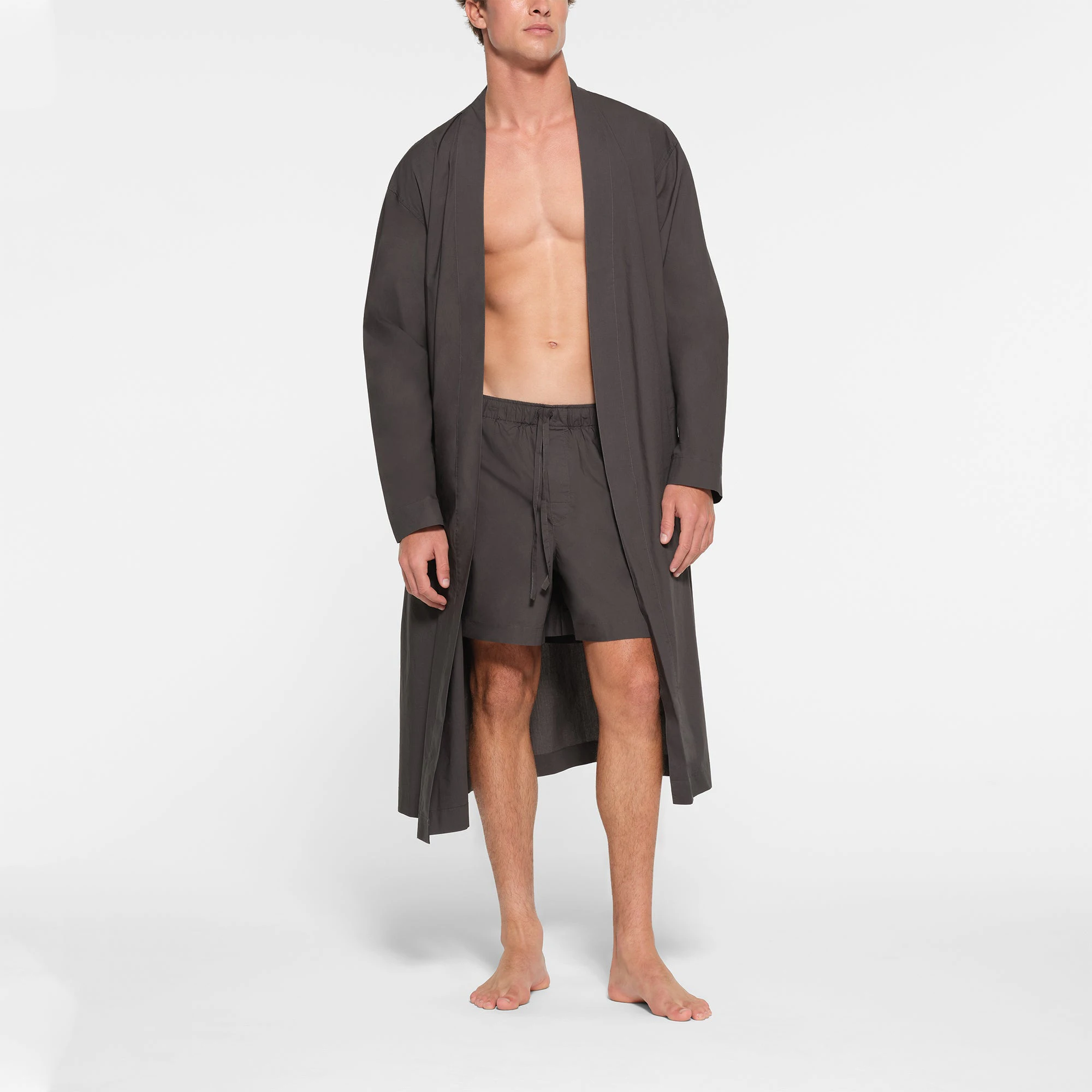 COTTON POPLIN SLEEP MENS ROBE | ASH ON A MODEL FRONT VIEW