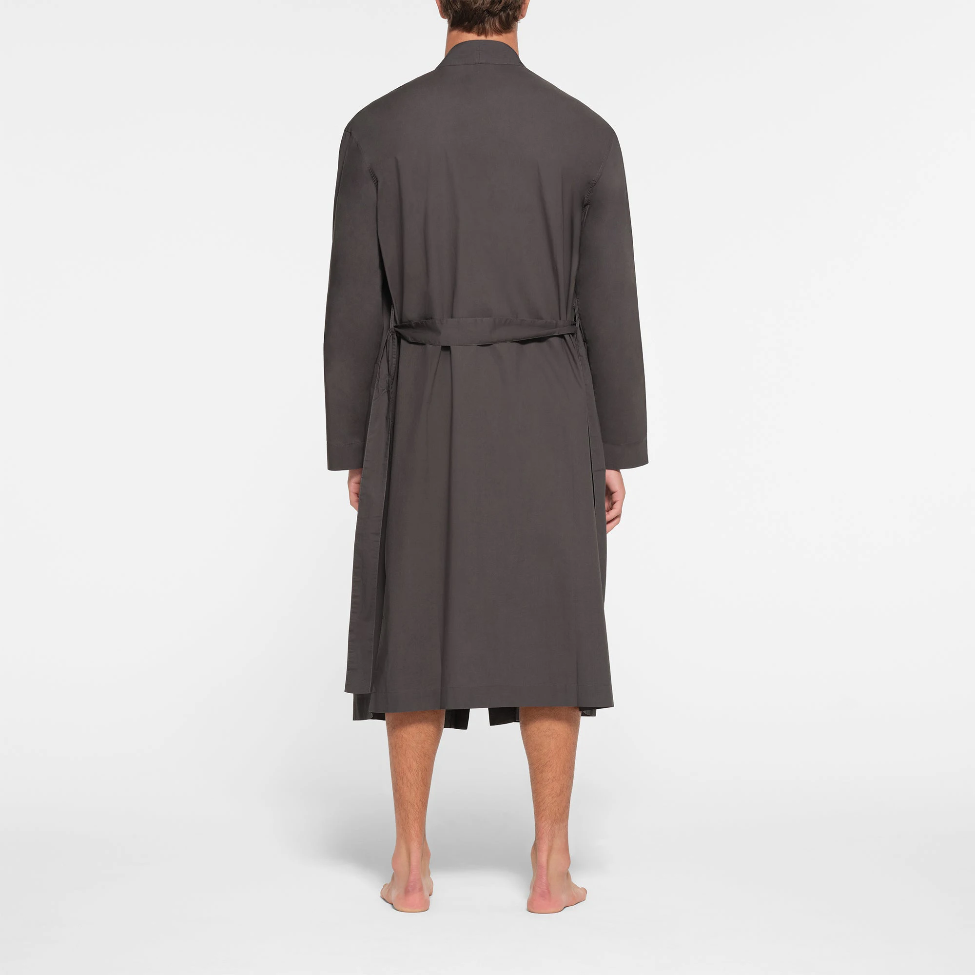 COTTON POPLIN SLEEP MENS ROBE | ASH ON A MODEL BACK VIEW