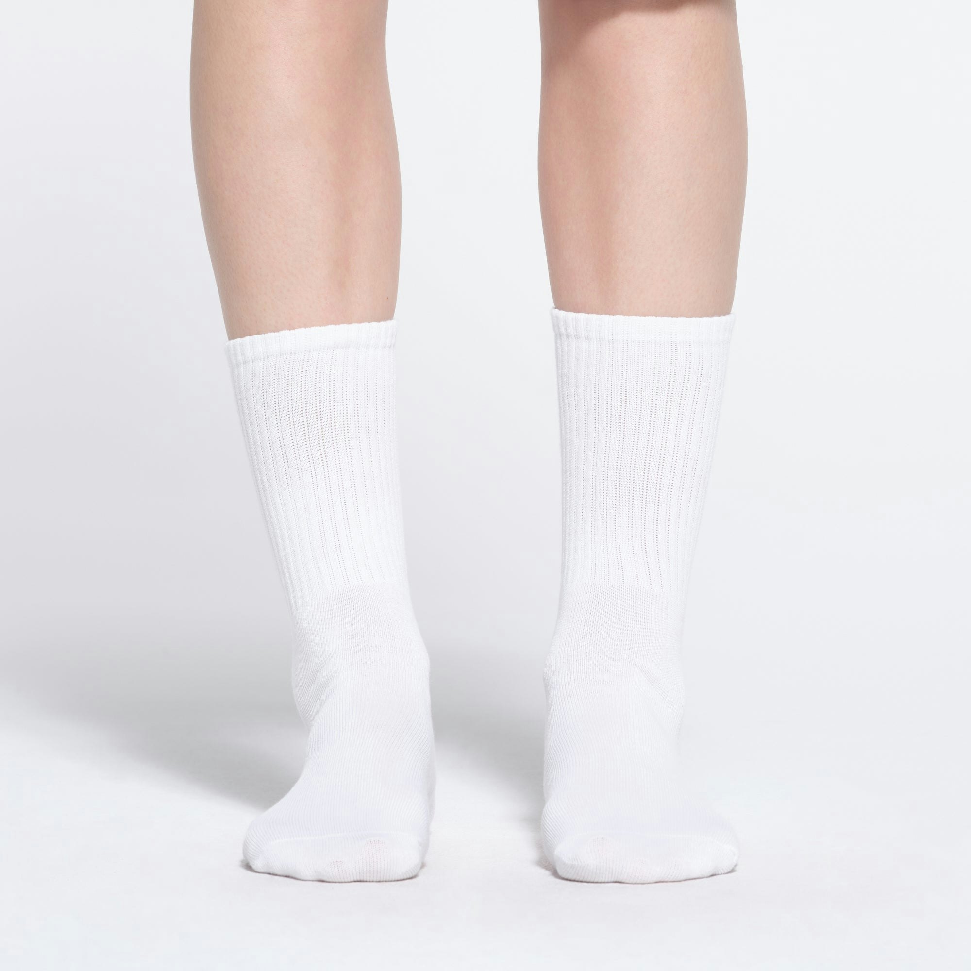 SPORT CREW SOCK | SNOW ON A MODEL FRONT VIEW