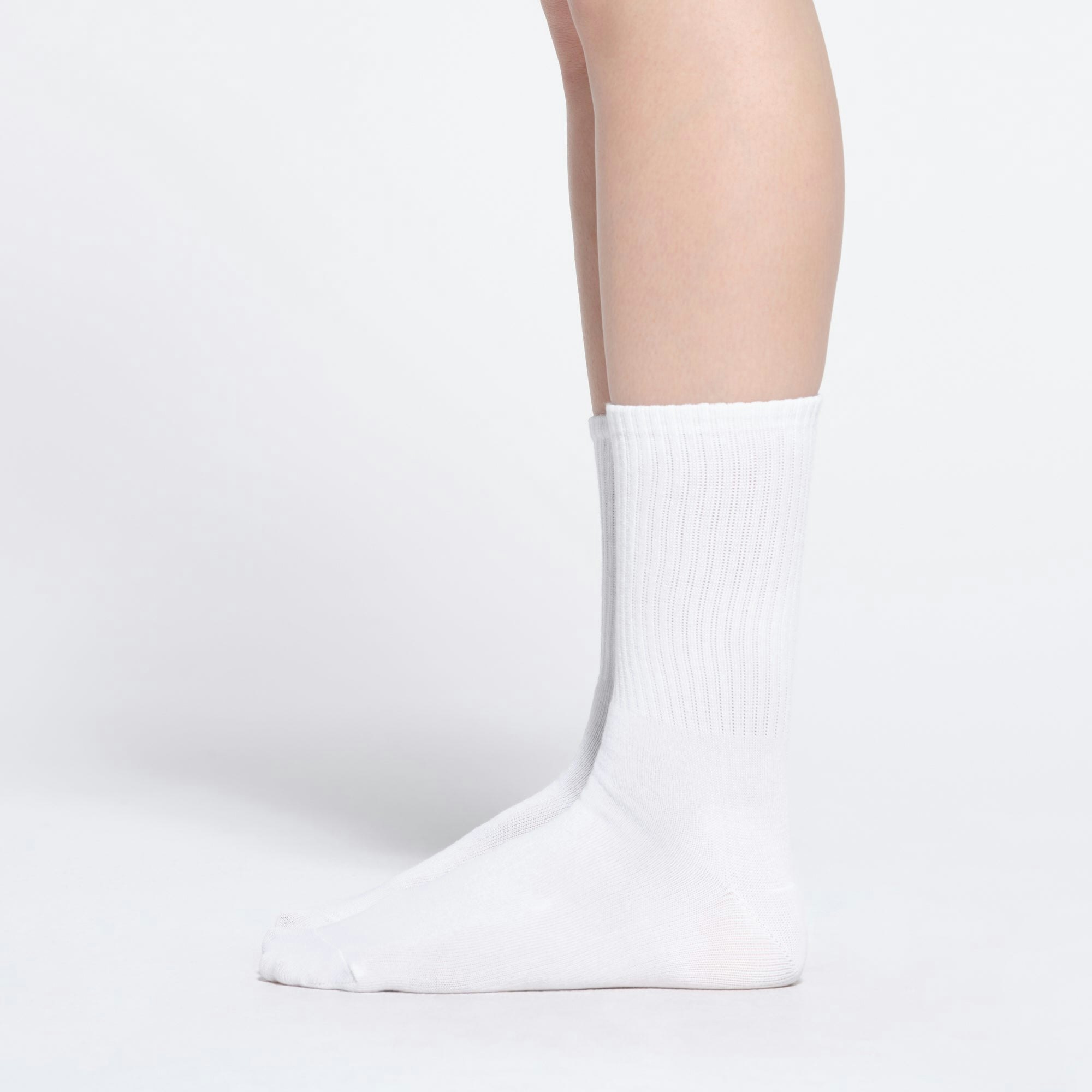 SPORT CREW SOCK | SNOW ON A MODEL FRONT VIEW