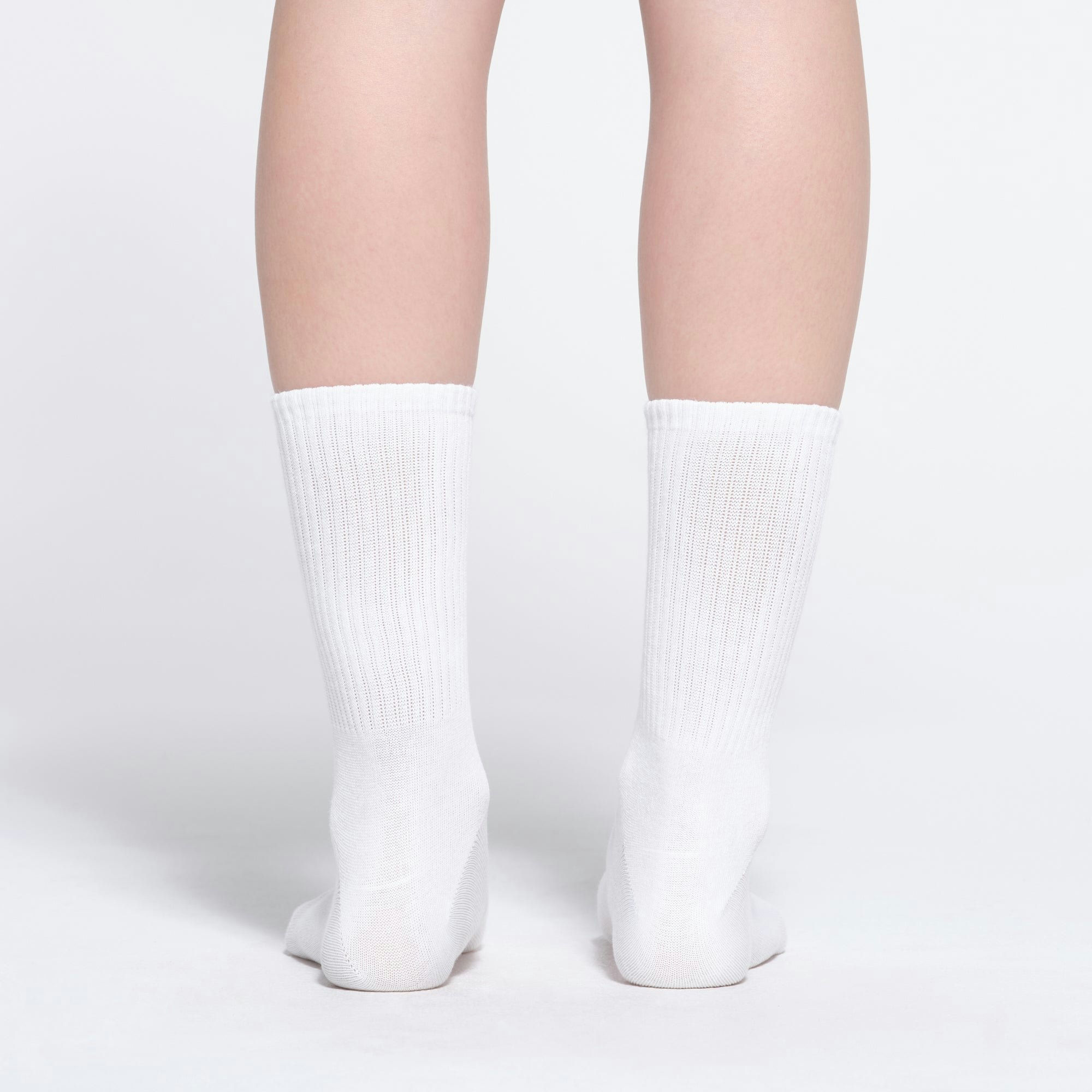 SPORT CREW SOCK | SNOW ON A MODEL FRONT VIEW