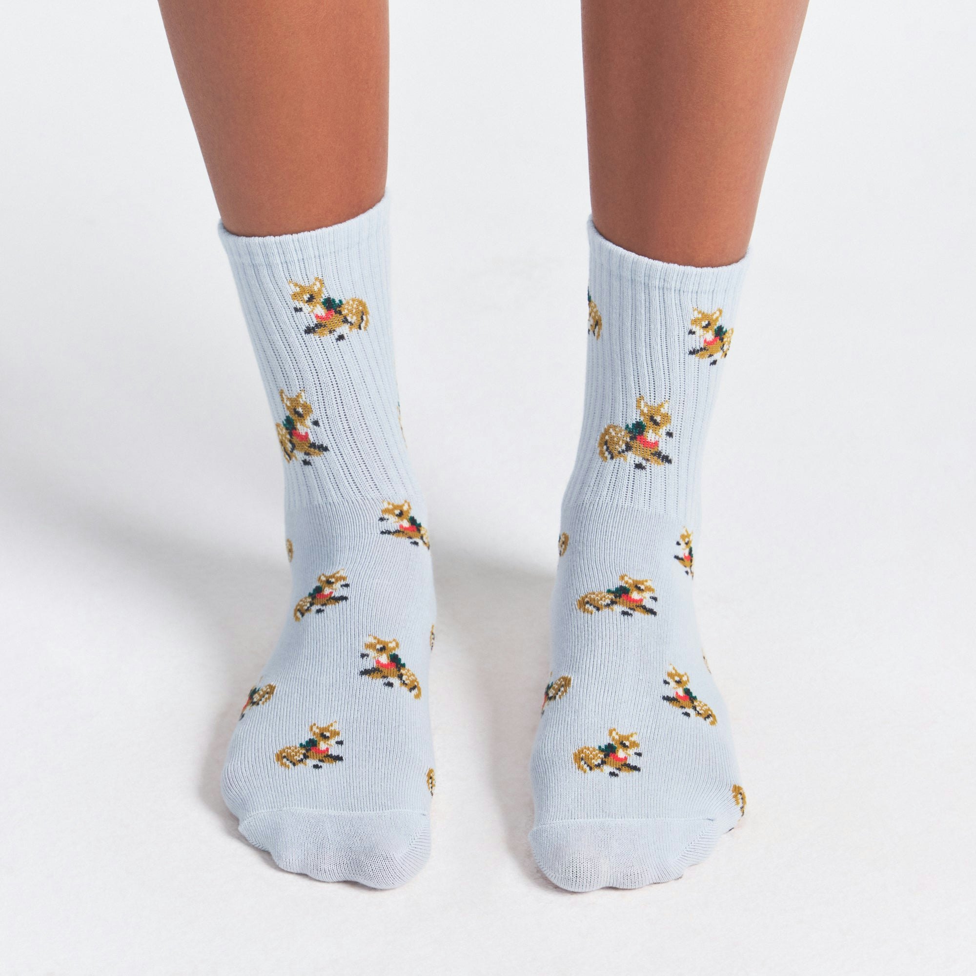 RIBBED CREW SOCK 3-PACK | ZEN BABY DEER MULTI ON A MODEL SIDE VIEW @ | FOCUS: 0.0, 1.0, 0.9