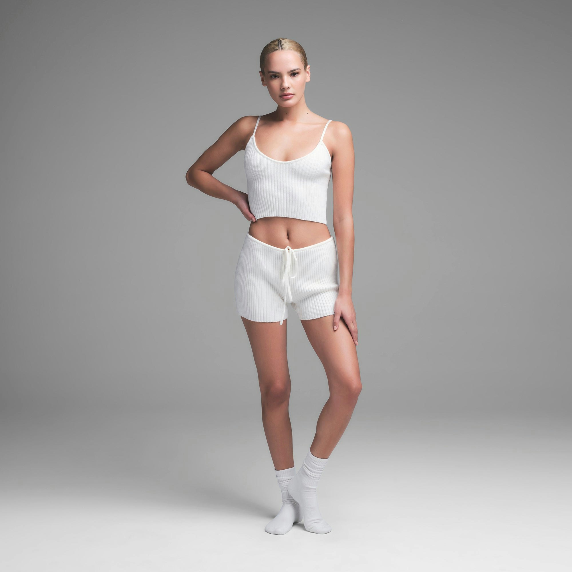 CABLE KNIT FOLDOVER SHORT | MARBLE ON A MODEL FRONT VIEW | FOCUS: 0.0, 1.0, 0.9