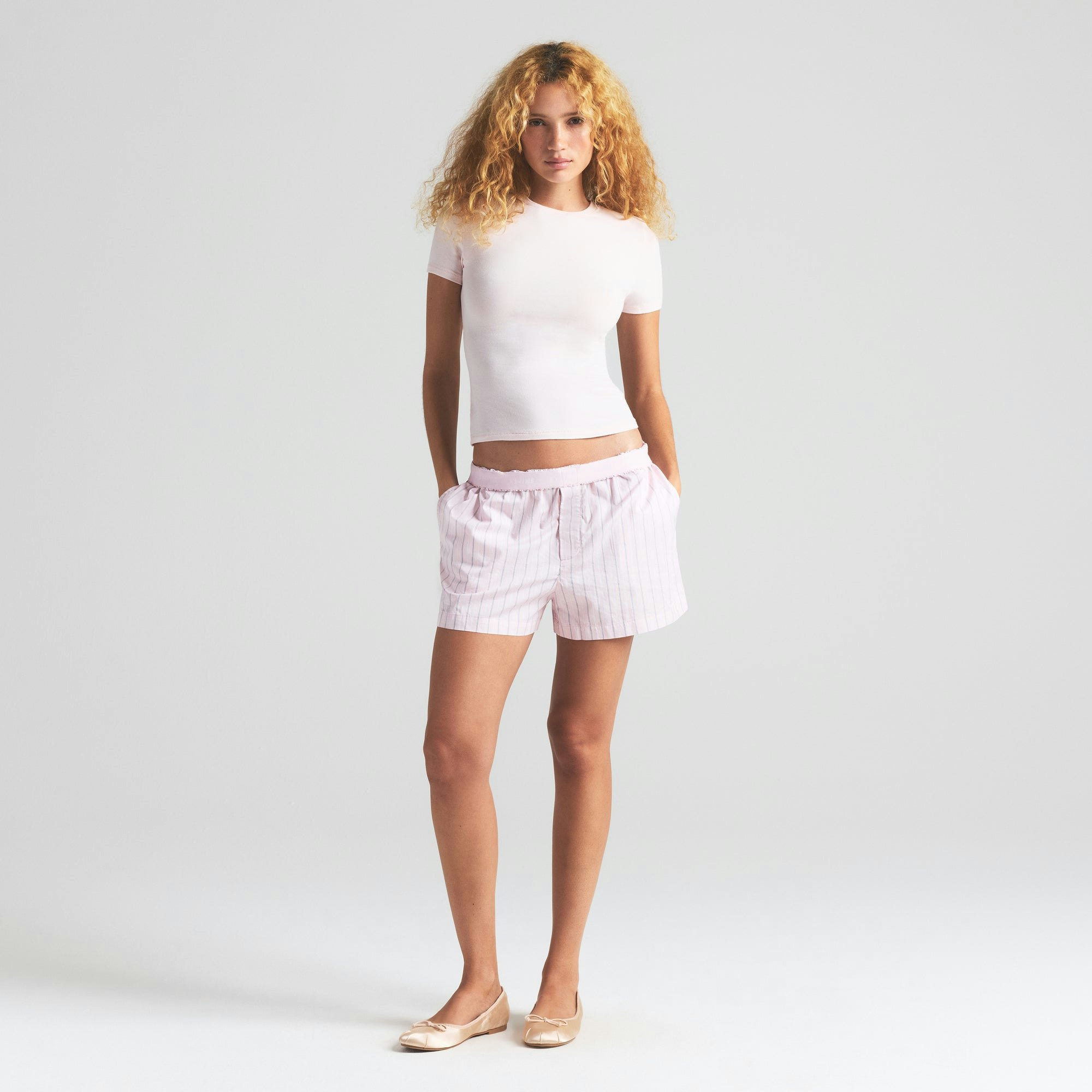 COTTON POPLIN BOXER | PALE PINK AB PENCIL STRIPE ON A MODEL FRONT VIEW | FOCUS: 0.0, 1.0, 0.9