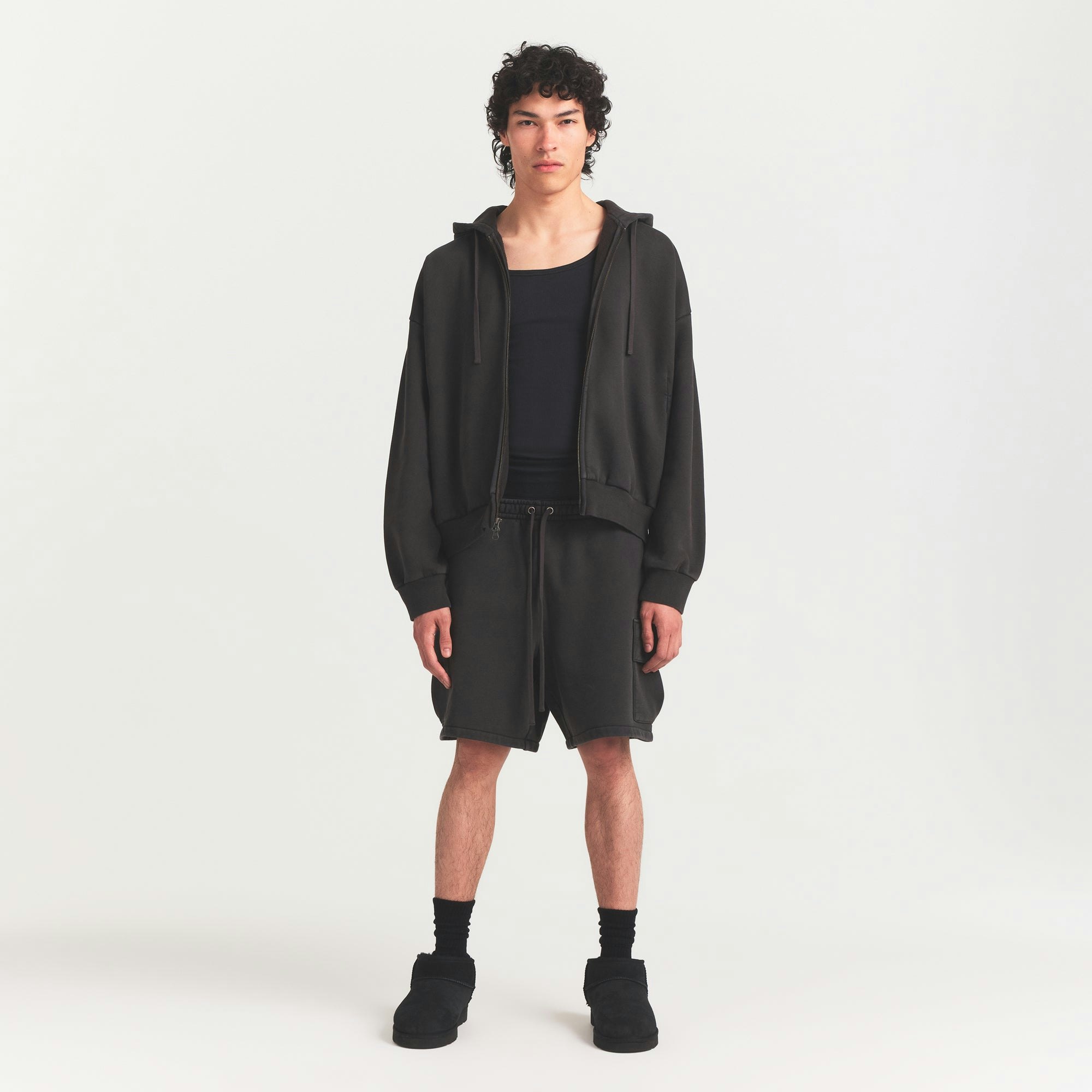 HEAVYWEIGHT FLEECE MENS CARGO SHORT | WASHED ONYX ON A MODEL FRONT VIEW @ | FOCUS: 0.0, 1.0, 0.9