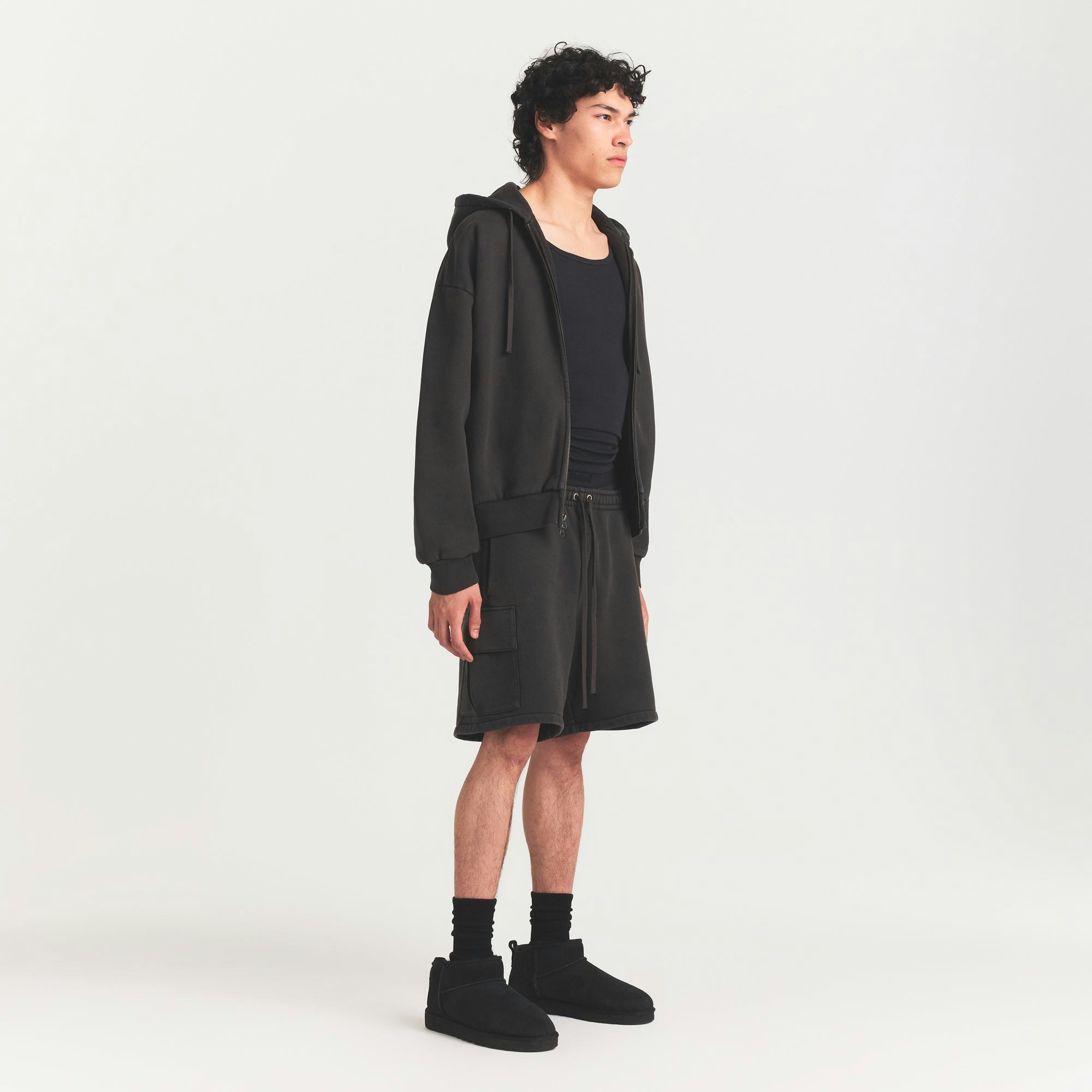 HEAVYWEIGHT FLEECE MENS CARGO SHORT | WASHED ONYX ON A MODEL FRONT VIEW @ | FOCUS: 0.0, 1.0, 0.9