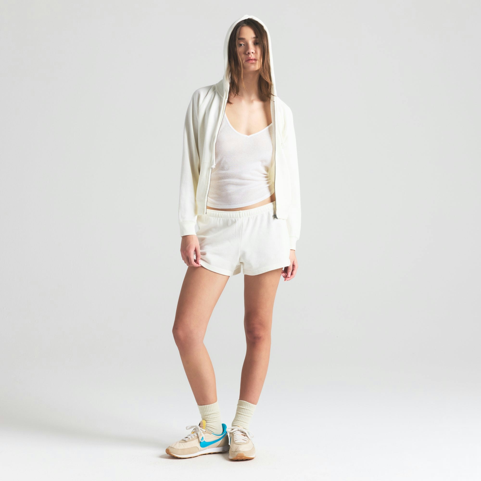 LIGHTWEIGHT FLEECE SHORT | MARBLE ON A MODEL FRONT VIEW | FOCUS: 0.0, 1.0, 0.9