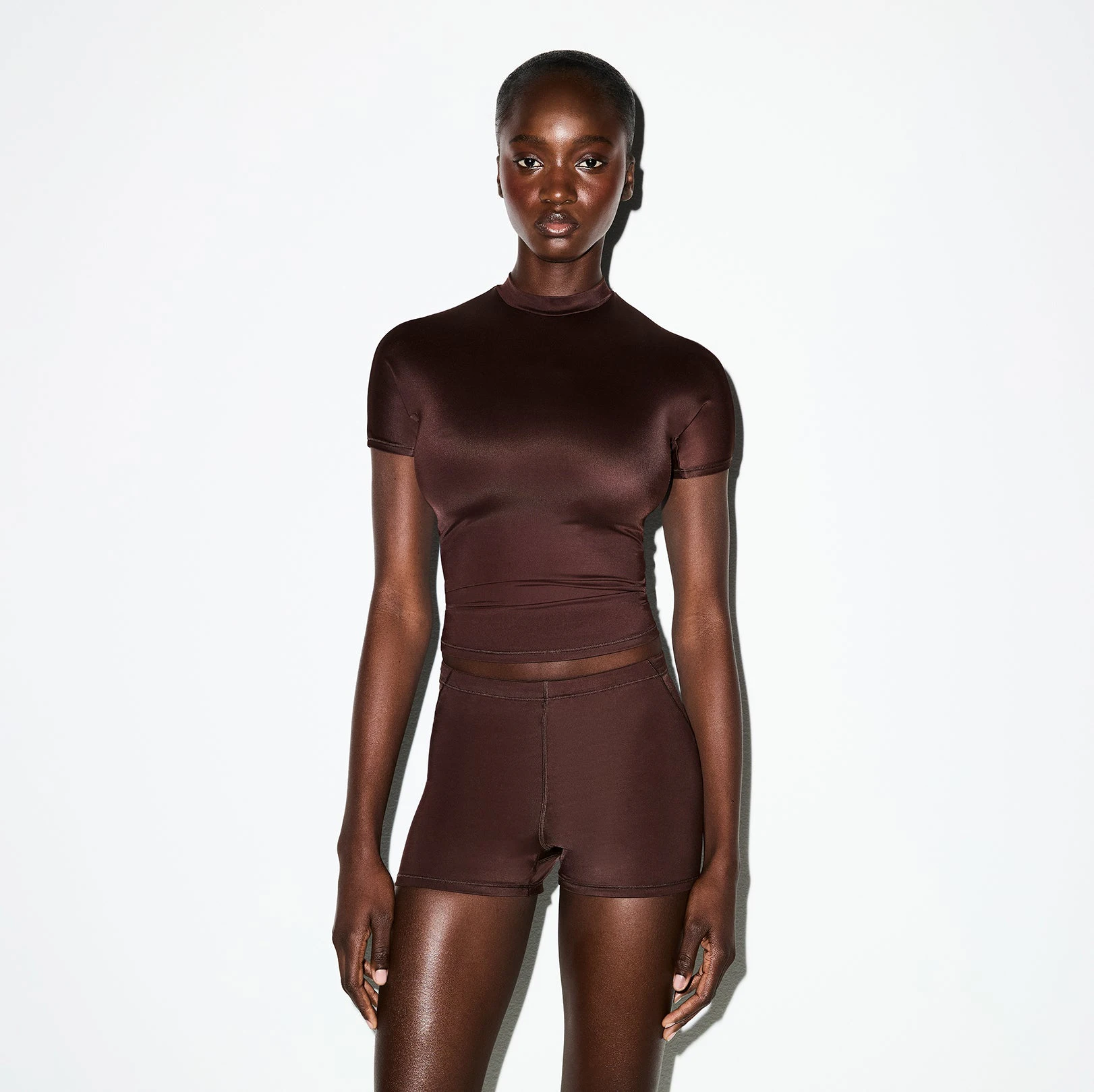 NikeSKIMS SHINE DRAWCORD 2" SHORT | PHOENIX ON A MODEL SIDE VIEW @ | FOCUS: 0.0, 1.0, 0.9