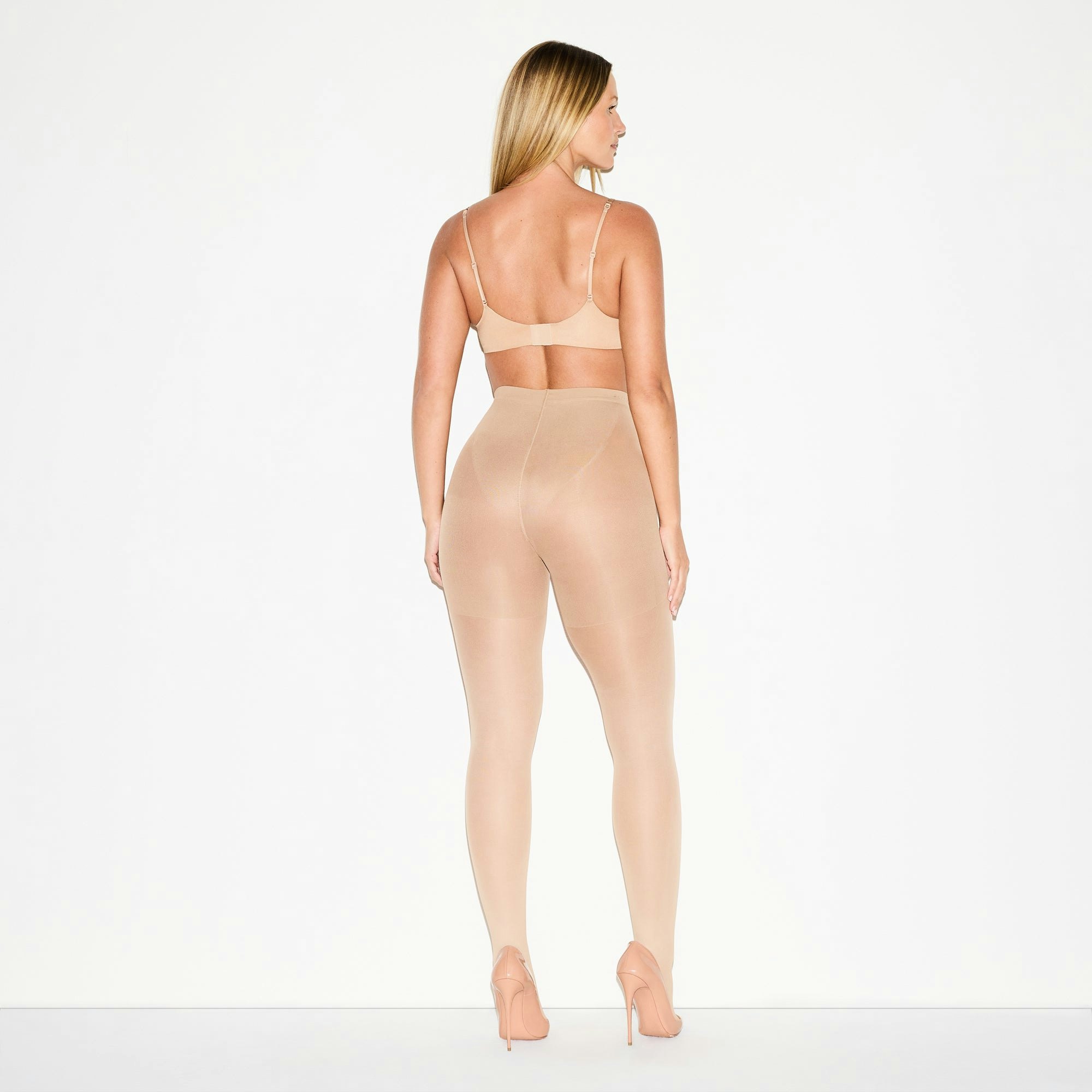 HOSIERY SHAPING TIGHTS | CLAY ON A MODEL FRONT VIEW @ | FOCUS: 0.0, 1.0, 0.9