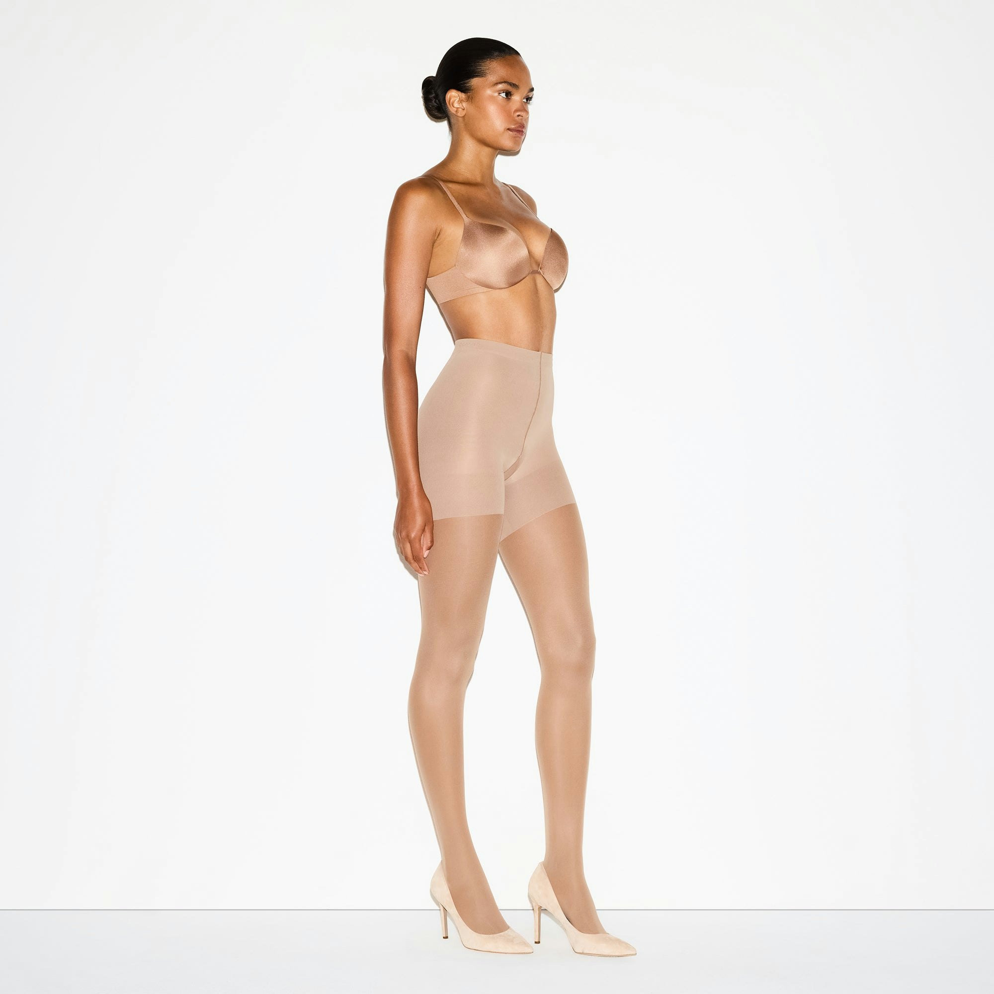 HOSIERY SHAPING TIGHTS | SIENNA ON A MODEL FRONT VIEW @ | FOCUS: 0.0, 1.0, 0.9 | FOCUS: 0.0, 1.0, 0.9